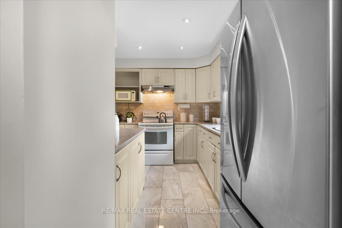 421 Bairstow Crescent, Waterloo, ON N2K 2H7 photo 2