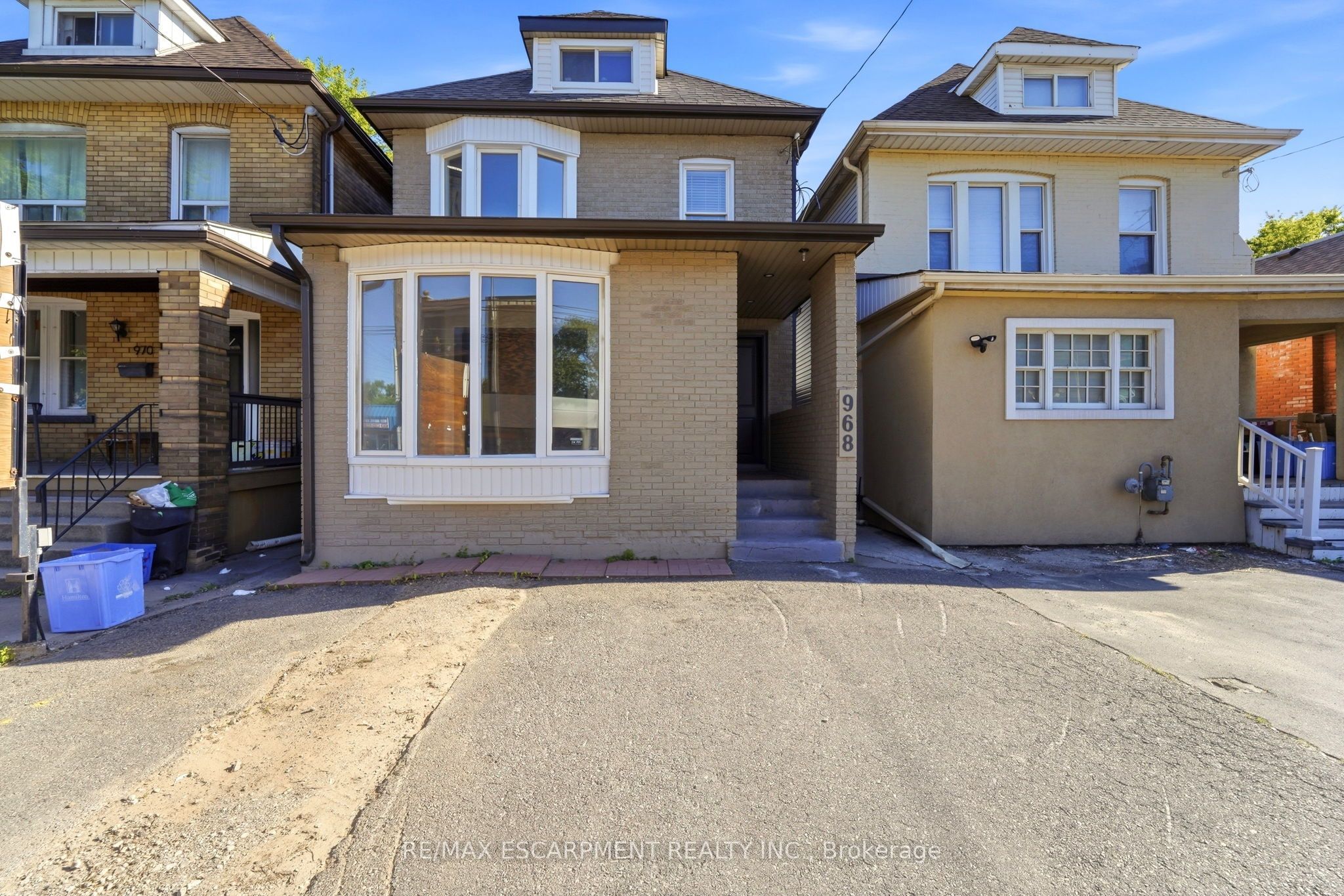 968 MAIN Street E, Hamilton, ON L8M 1M8