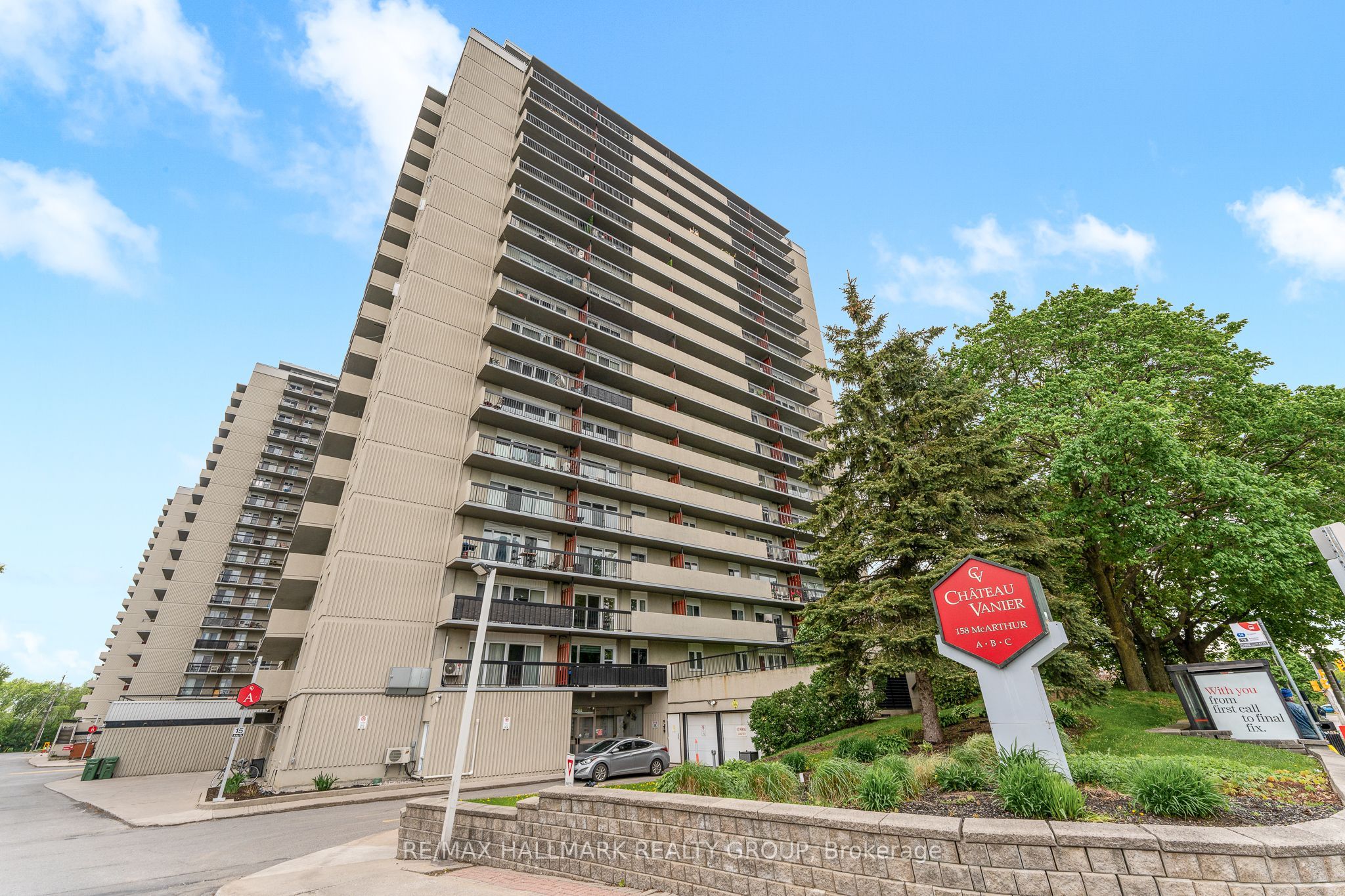 158 A McArthur Avenue 404, Vanier and Kingsview Park, ON K1L 7E7