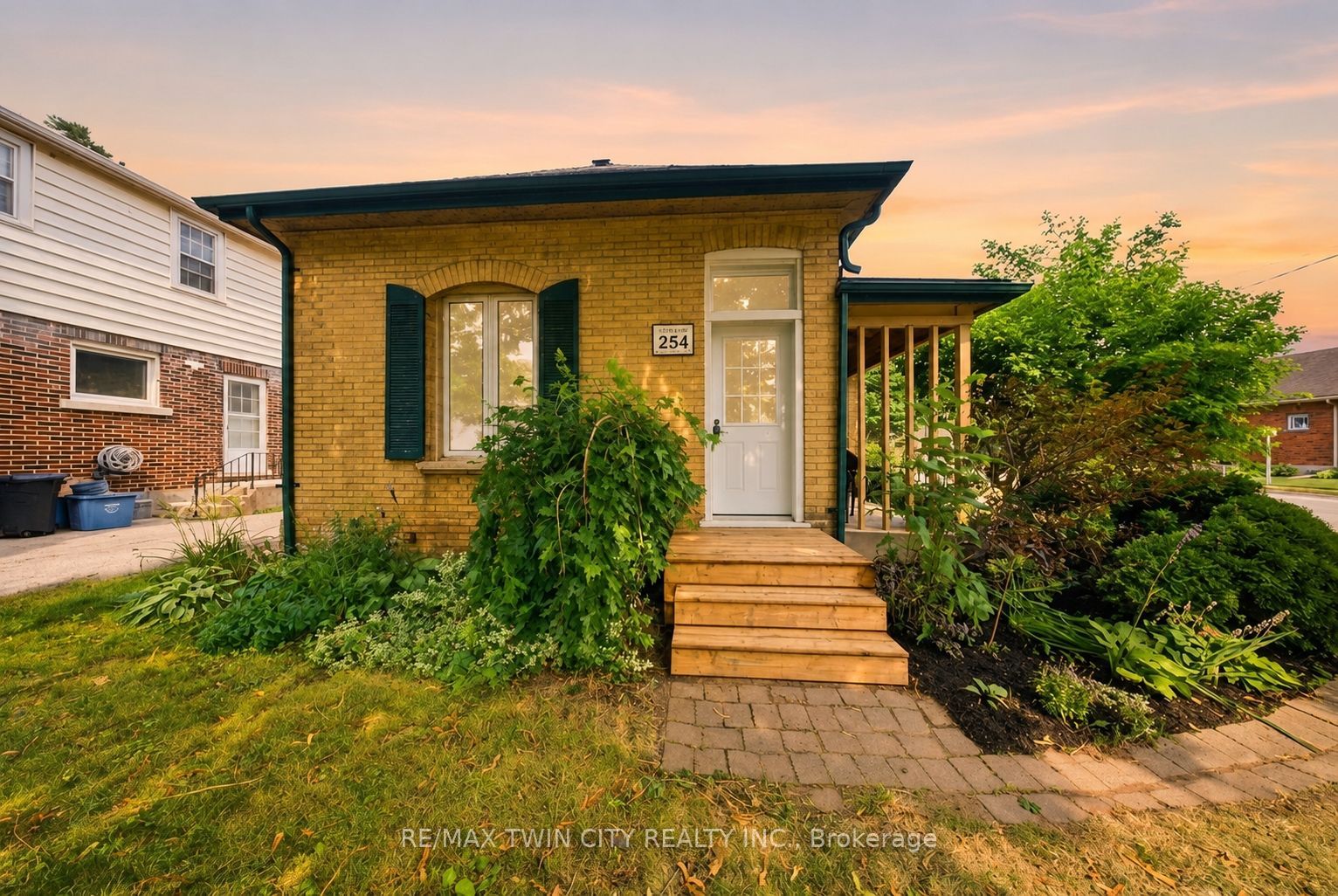 254 Erie Avenue, Brantford, ON N3S 2H2