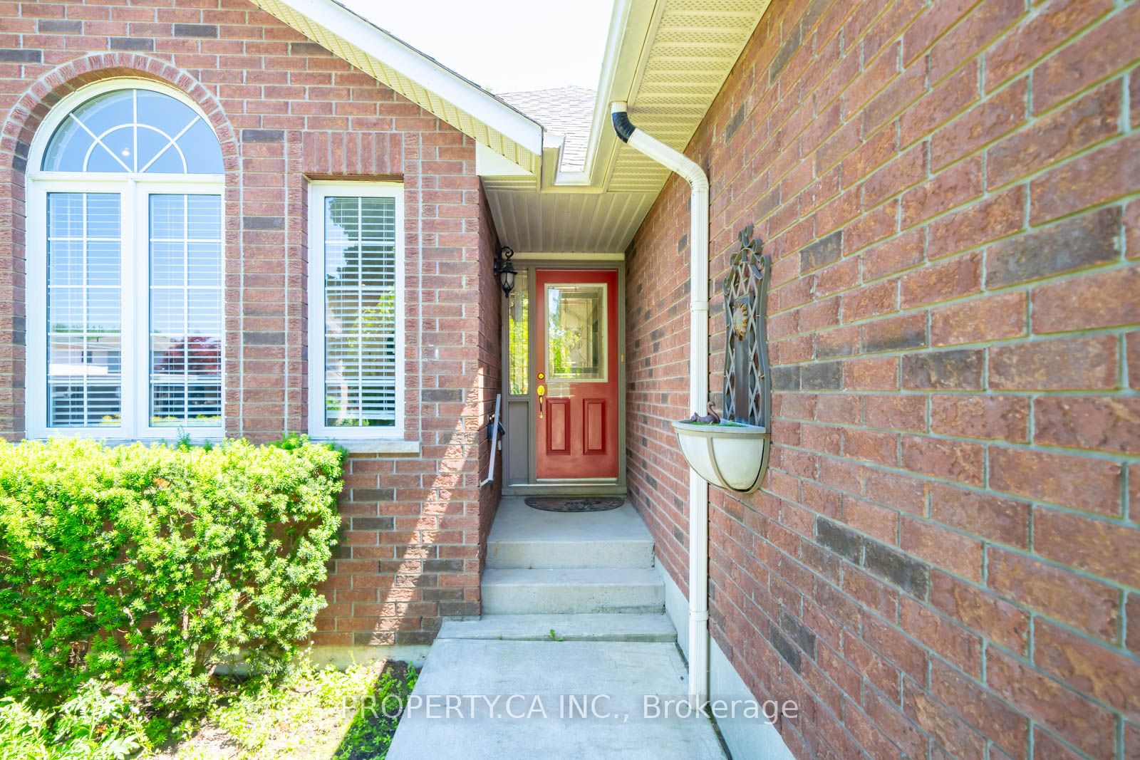67 Massena Drive, Hamilton, ON L9B 2J3 photo 2