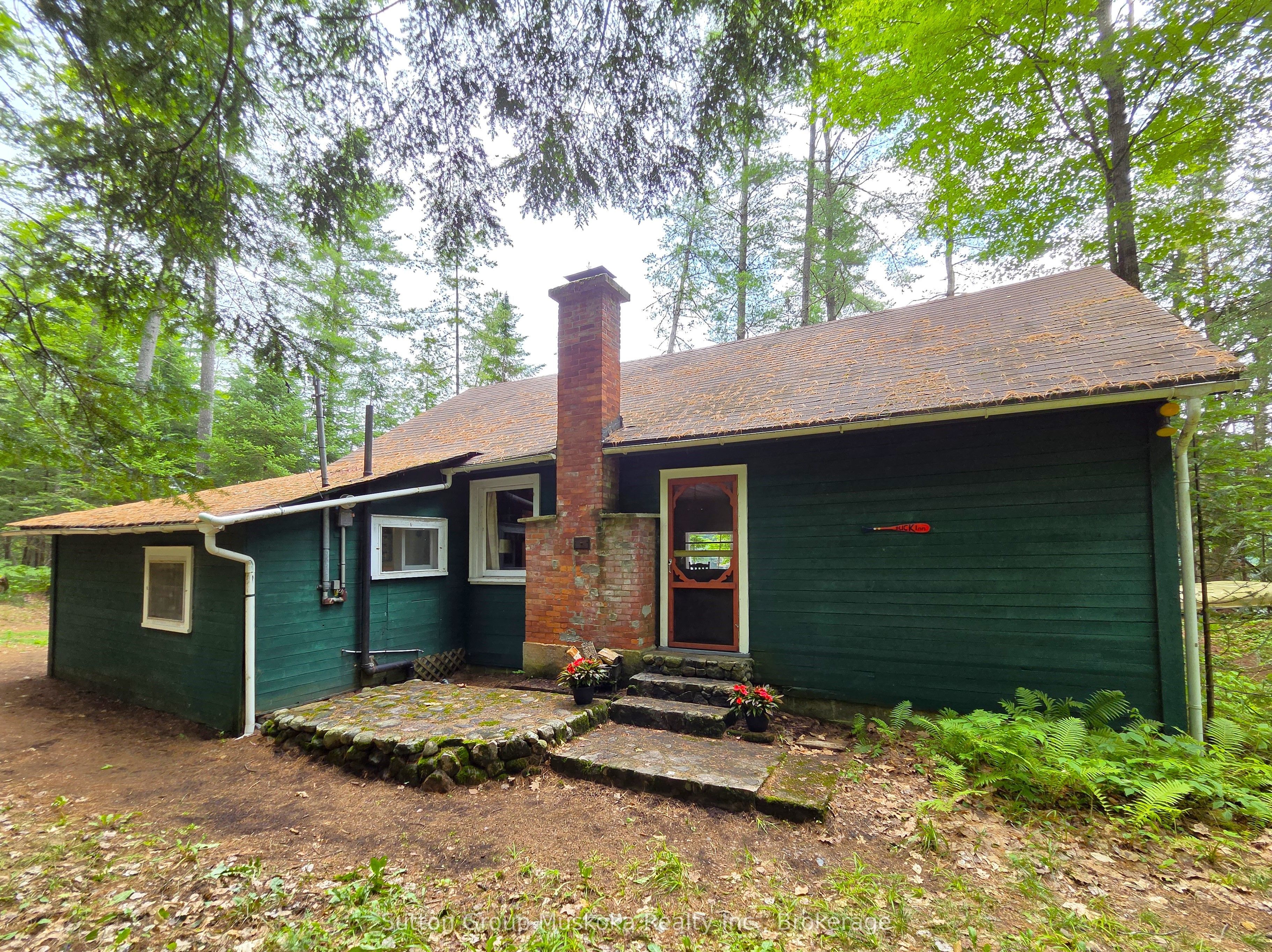 699 South Mary Lake Road, Huntsville, ON P0B 1L0