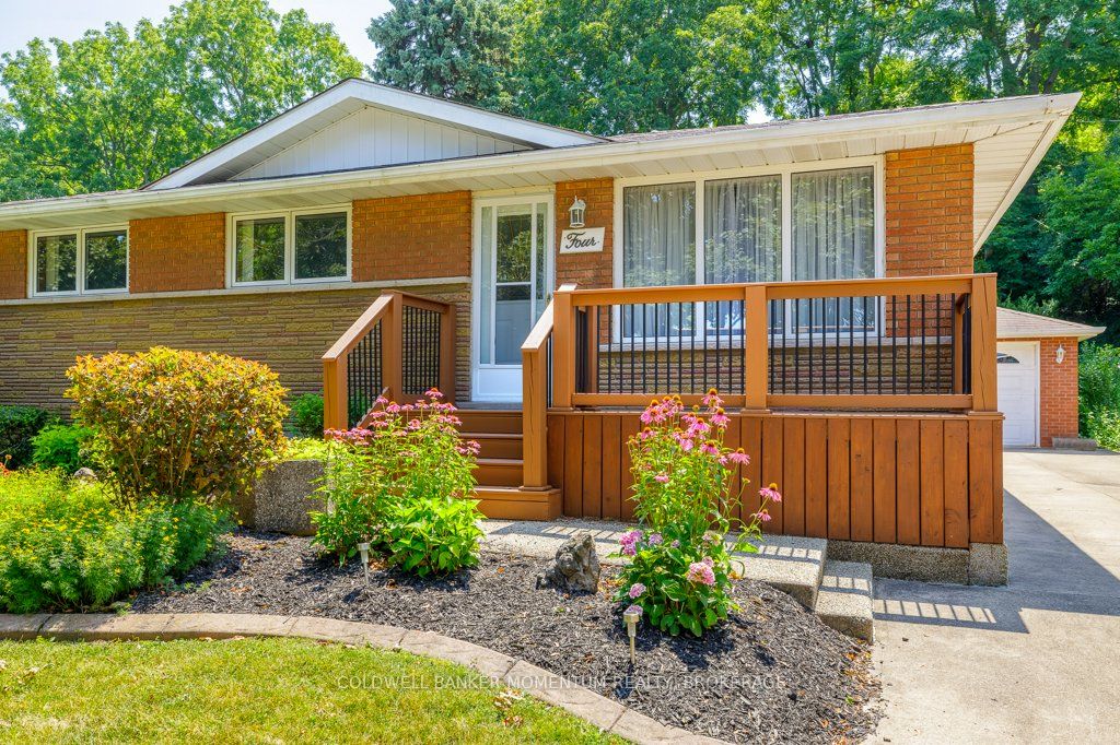 4 Parkhill Road, St. Catharines, ON L2T 1V6