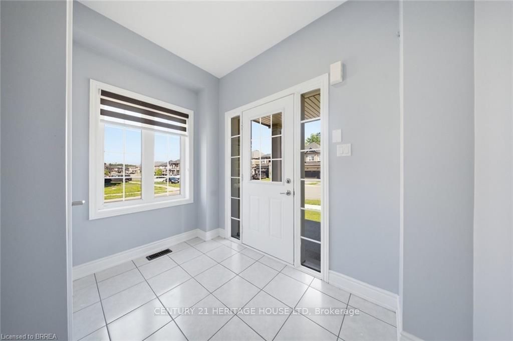 18 Macklin Street, Brantford, ON N3V 0B2 photo 4