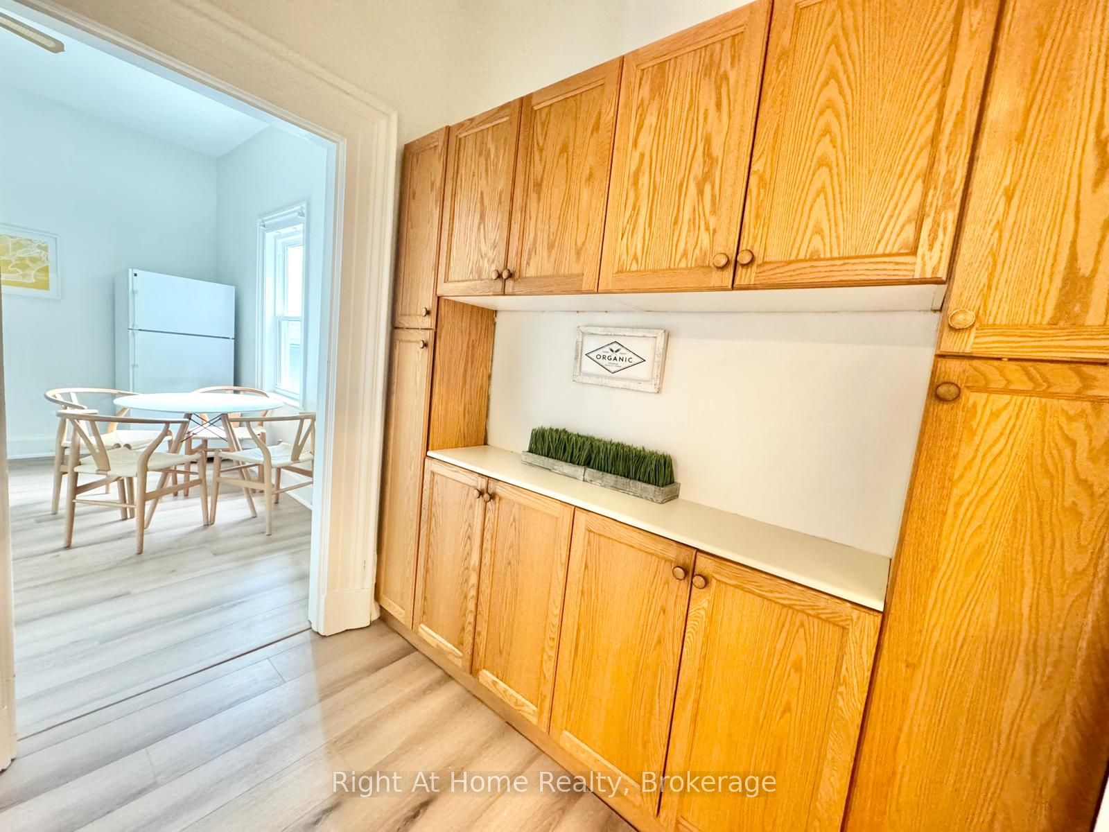 216 Hatt Drive, Hamilton, ON L9H 2G8 photo 3
