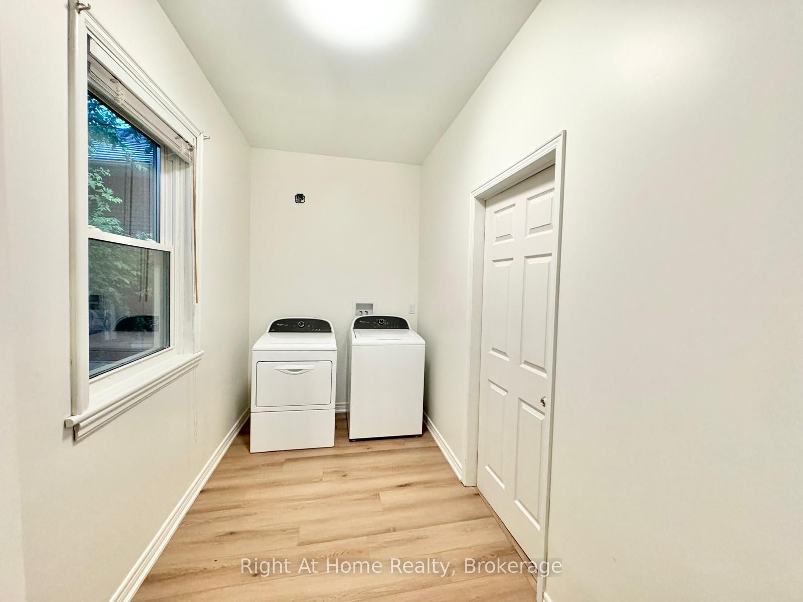 216 Hatt Drive, Hamilton, ON L9H 2G8 photo 5