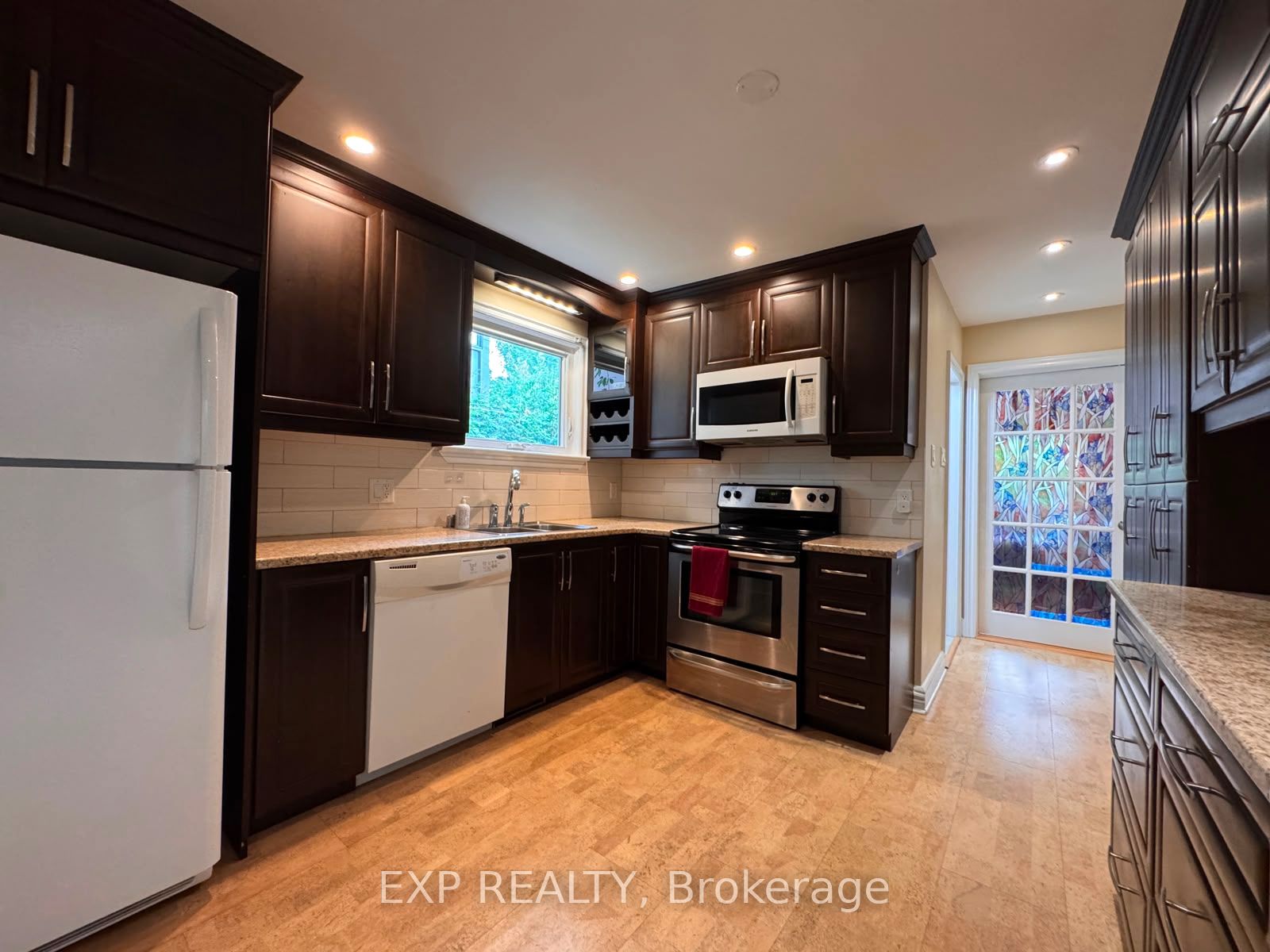 44 Clearview Avenue, Tunneys Pasture and Ottawa West, ON K1Y 2K5 photo 5