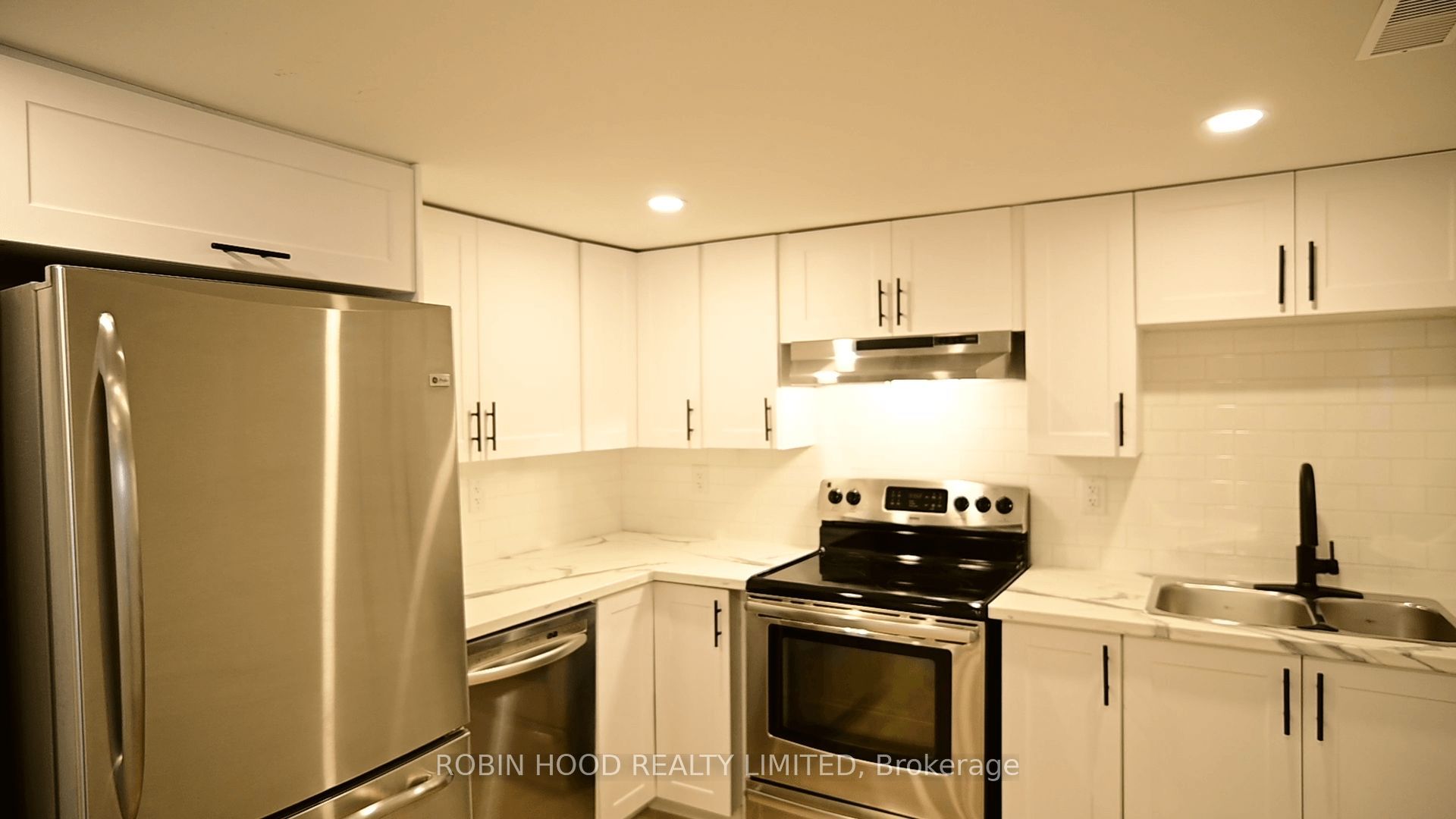 40 Winslow Drive Unit 2, Out of Area, ON N2M 3E1 photo 4