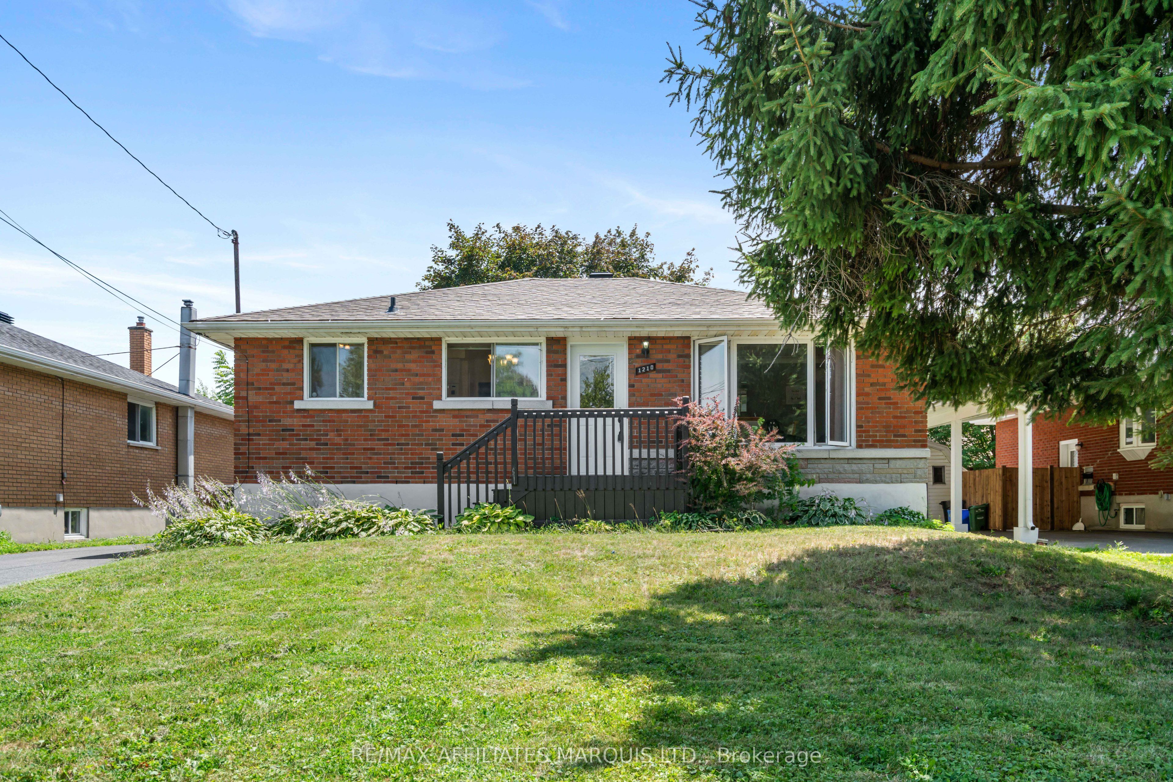 1210 Osborne Avenue, Cornwall, ON K6J 1K9 photo 2