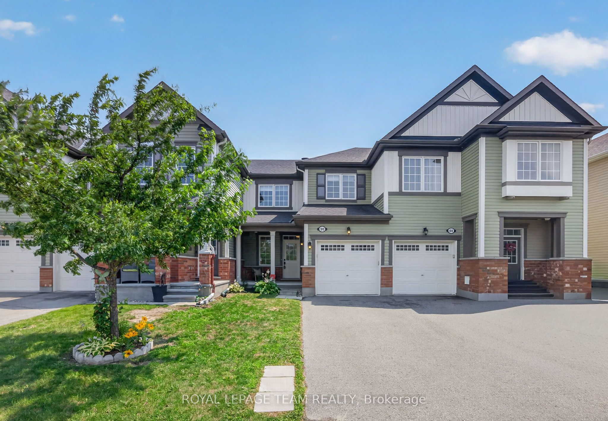 90 Buffalograss Crescent, Barrhaven, ON K2J 6H5 photo 2