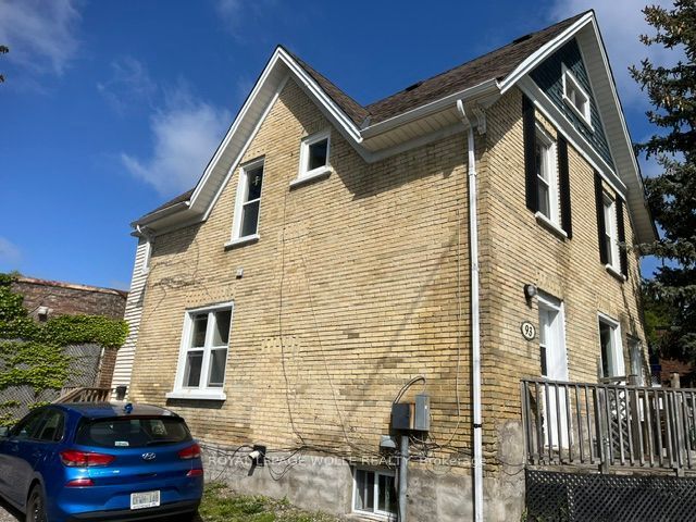 93 Lancaster Street W, Kitchener, ON N2H 4T3 photo 4