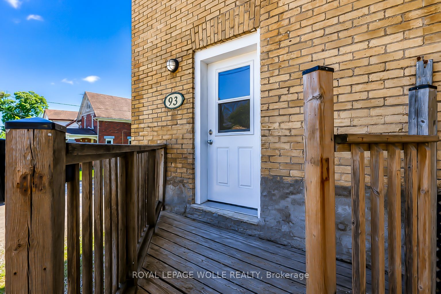 93 Lancaster Street W, Kitchener, ON N2H 4T3 photo 5