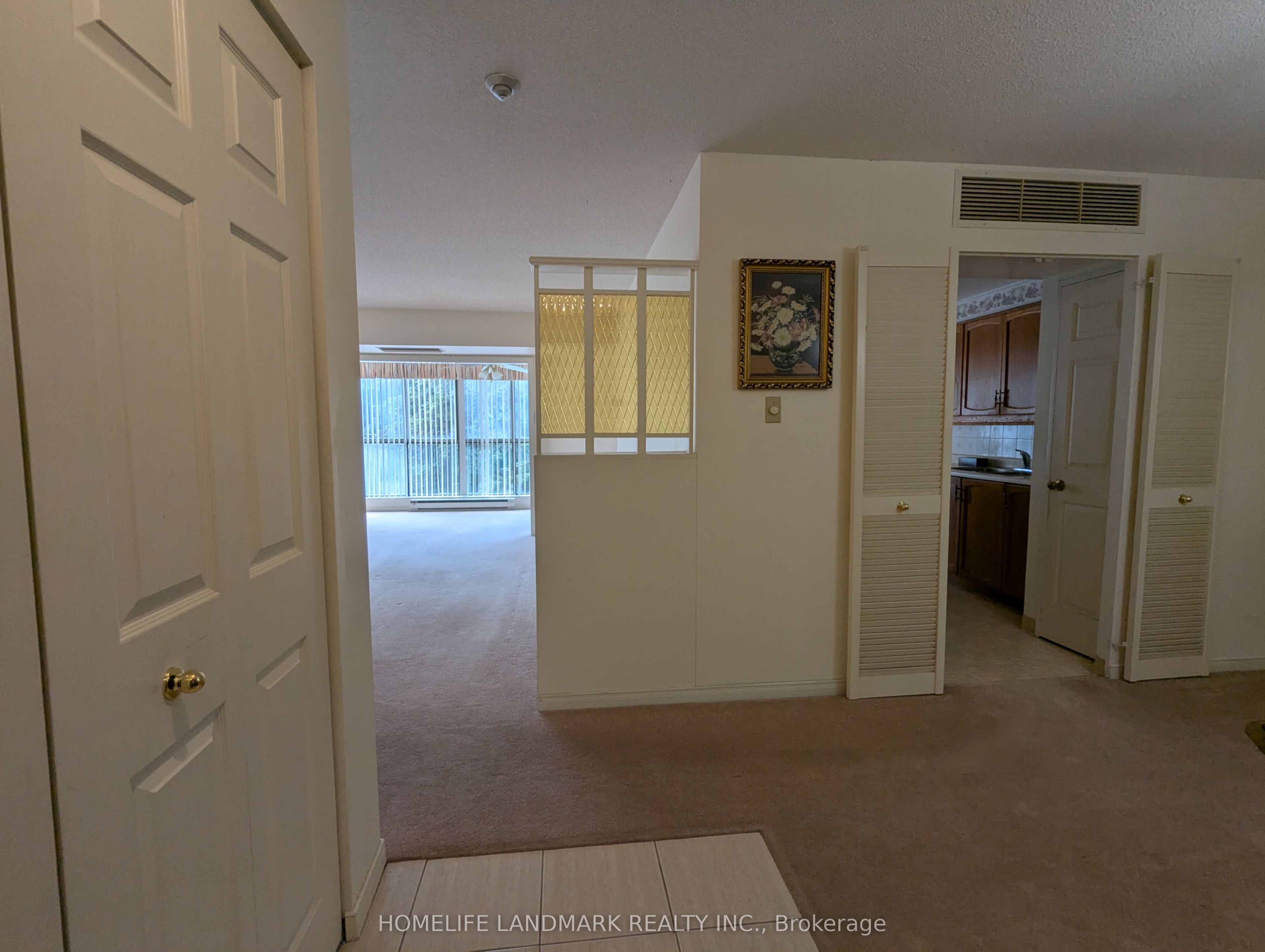 265 Westcourt Place 306, Waterloo, ON N2L 6E4 photo 2