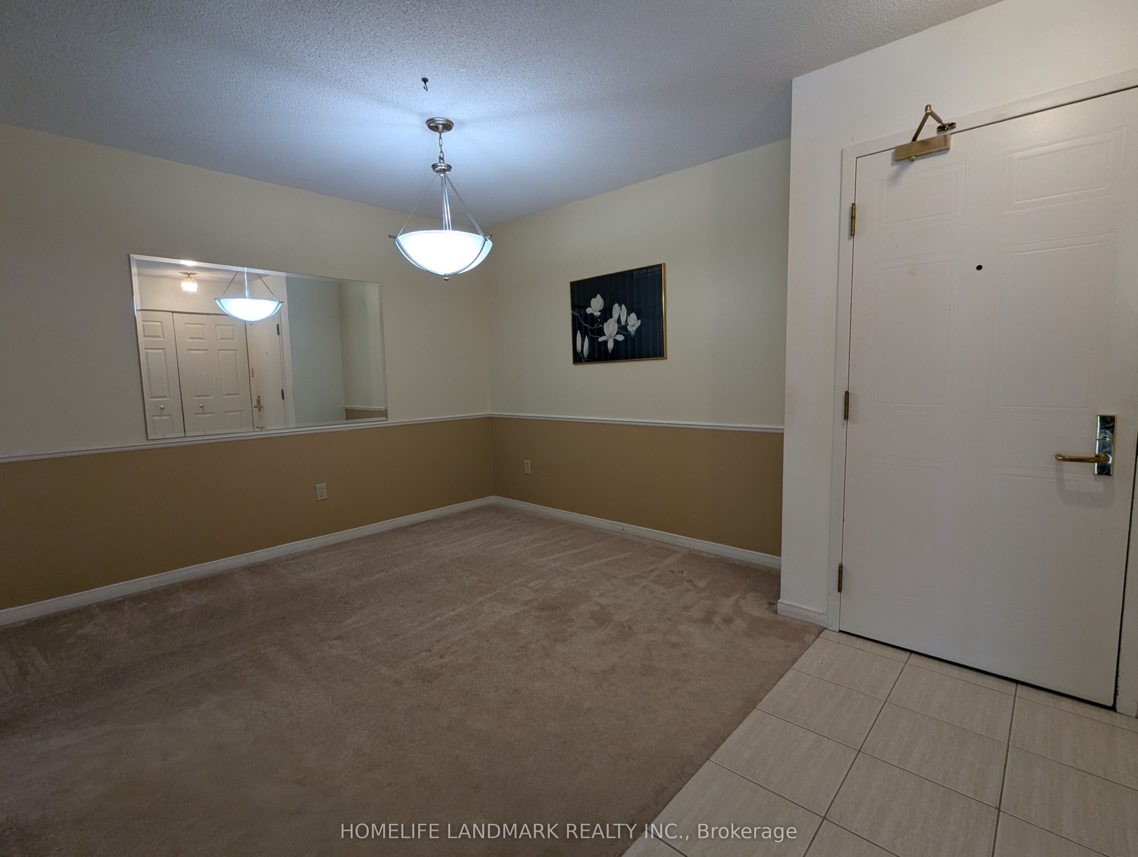 265 Westcourt Place 306, Waterloo, ON N2L 6E4 photo 3