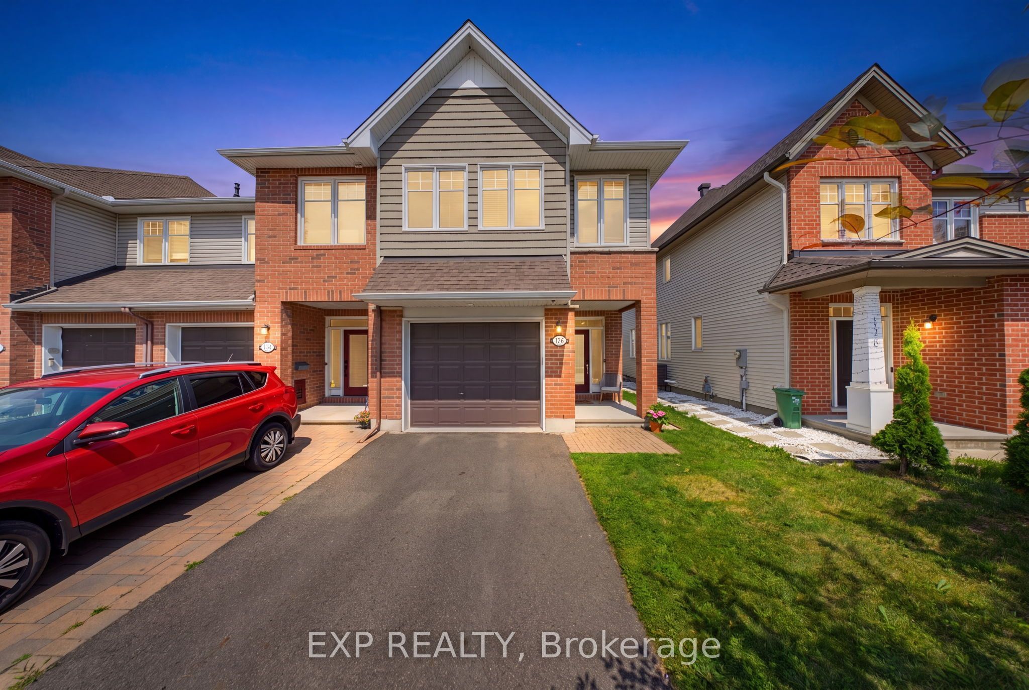 176 Manorwood Crescent, Blossom Park - Airport and Area, ON K1T 3T8 photo 2
