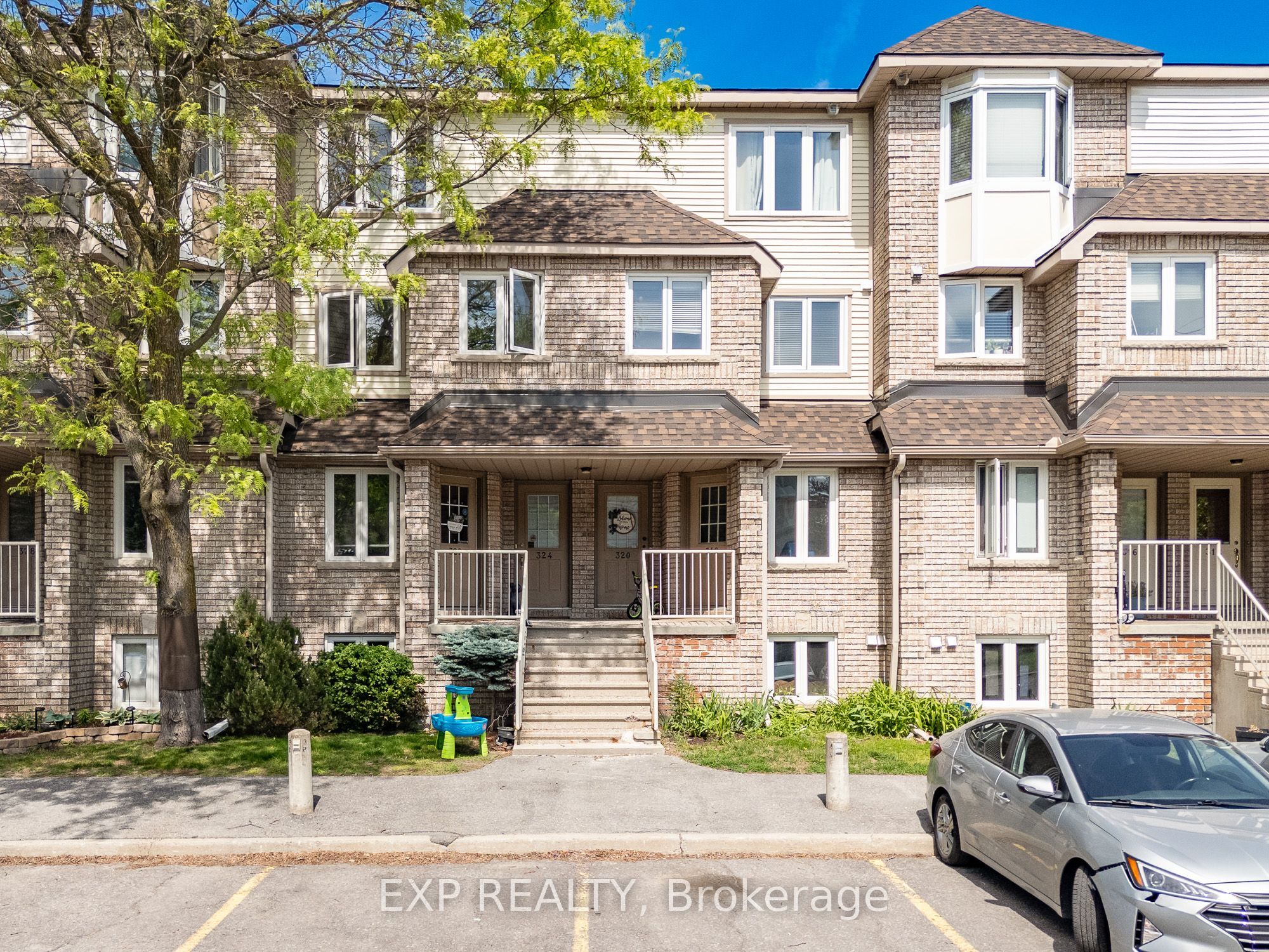 324 Briston Private, Hunt Club - South Keys and Area, ON K1G 5R2