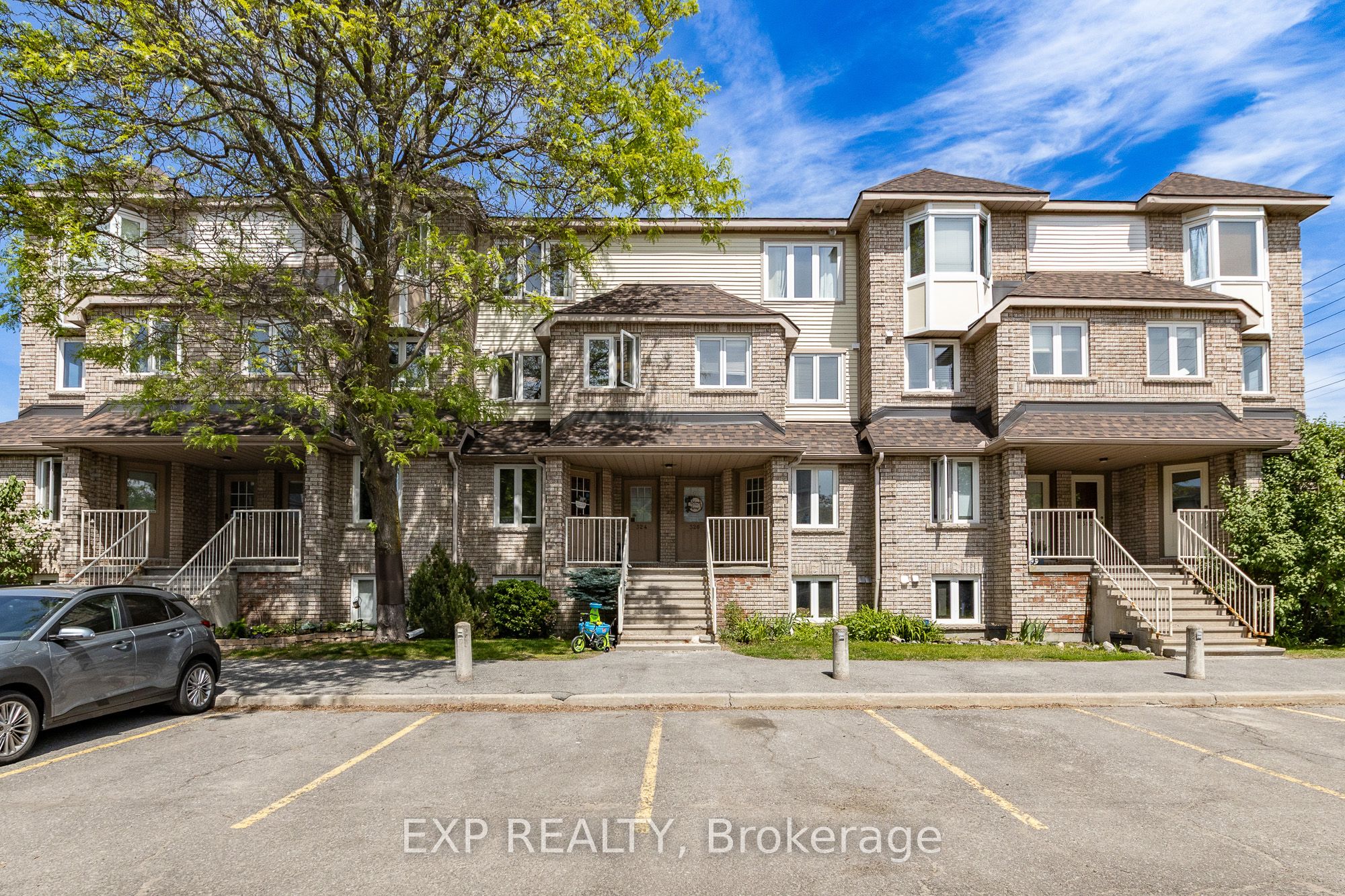 324 Briston Private, Hunt Club - South Keys and Area, ON K1G 5R2