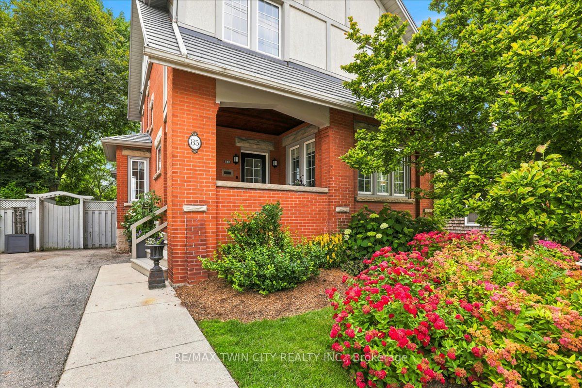 85 Albert Street, Waterloo, ON N2L 3S6 photo 3