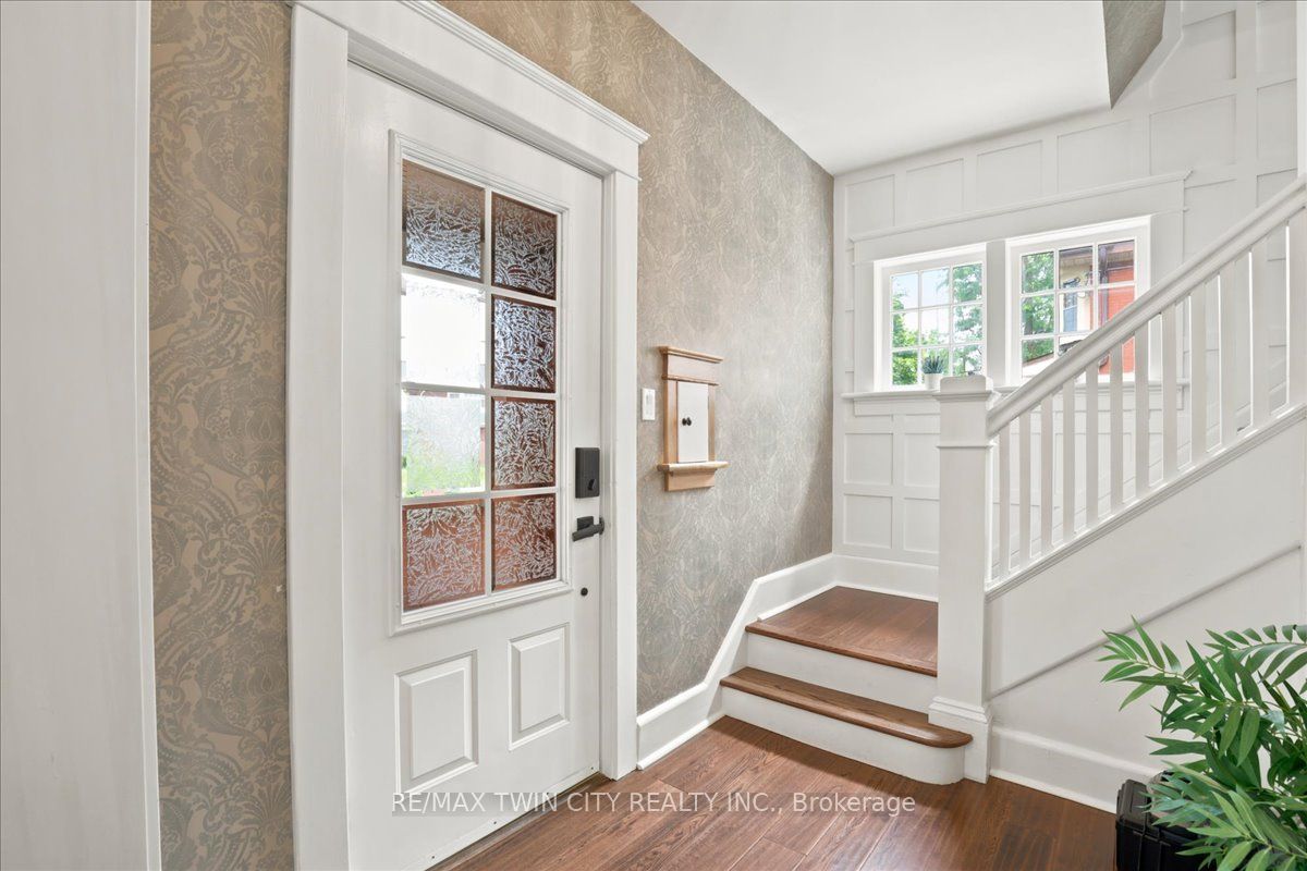 85 Albert Street, Waterloo, ON N2L 3S6 photo 4