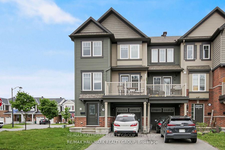 41 Maroma Street, Orleans - Cumberland and Area, ON K4A 1A3 photo 2