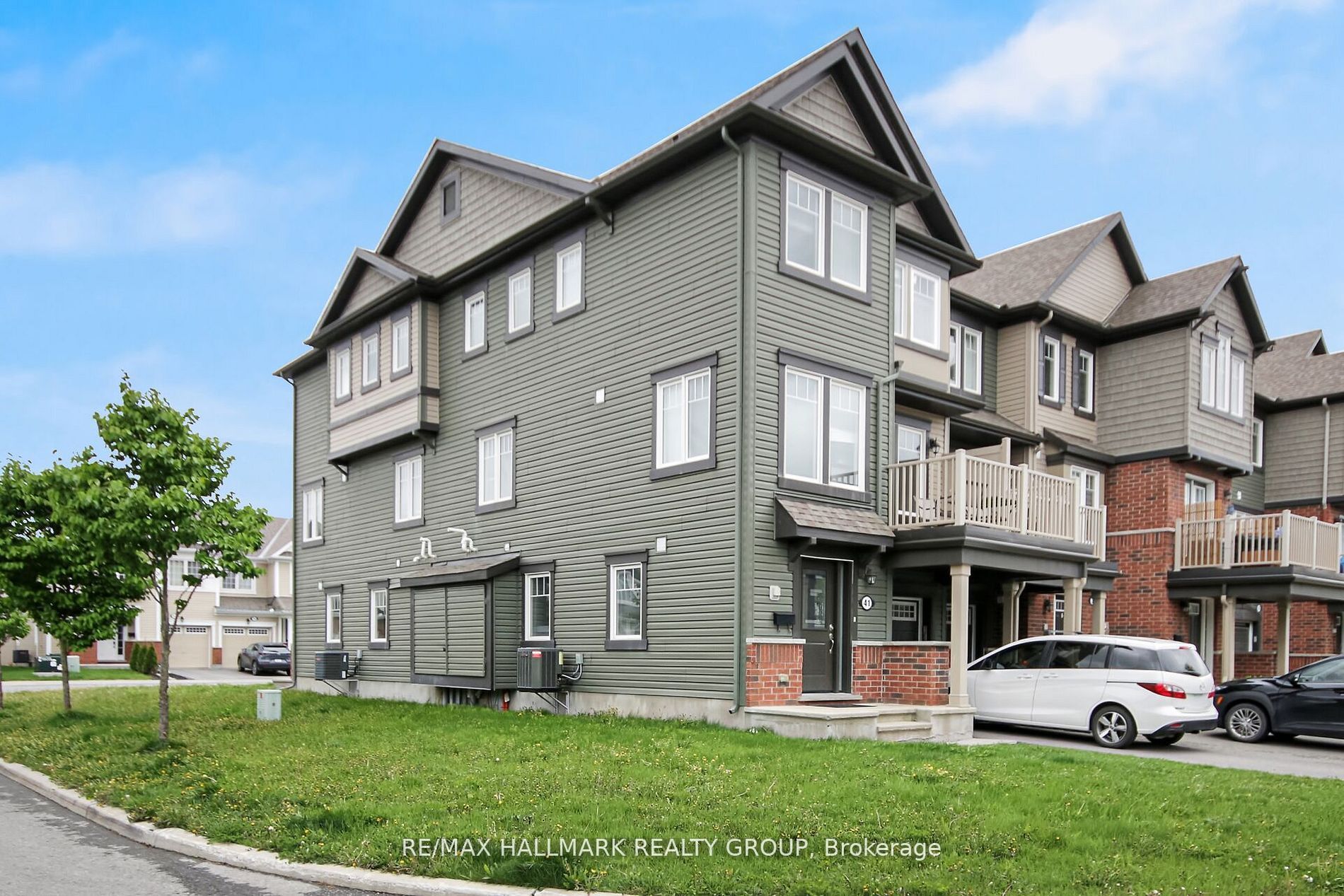 41 Maroma Street, Orleans - Cumberland and Area, ON K4A 1A3 photo 3