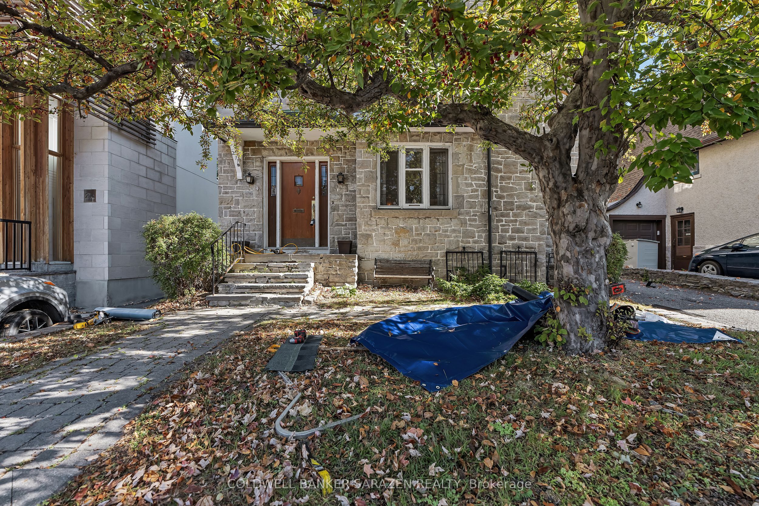 211 B Melrose Avenue, Dows Lake - Civic Hospital and Area, ON K1Y 1V3