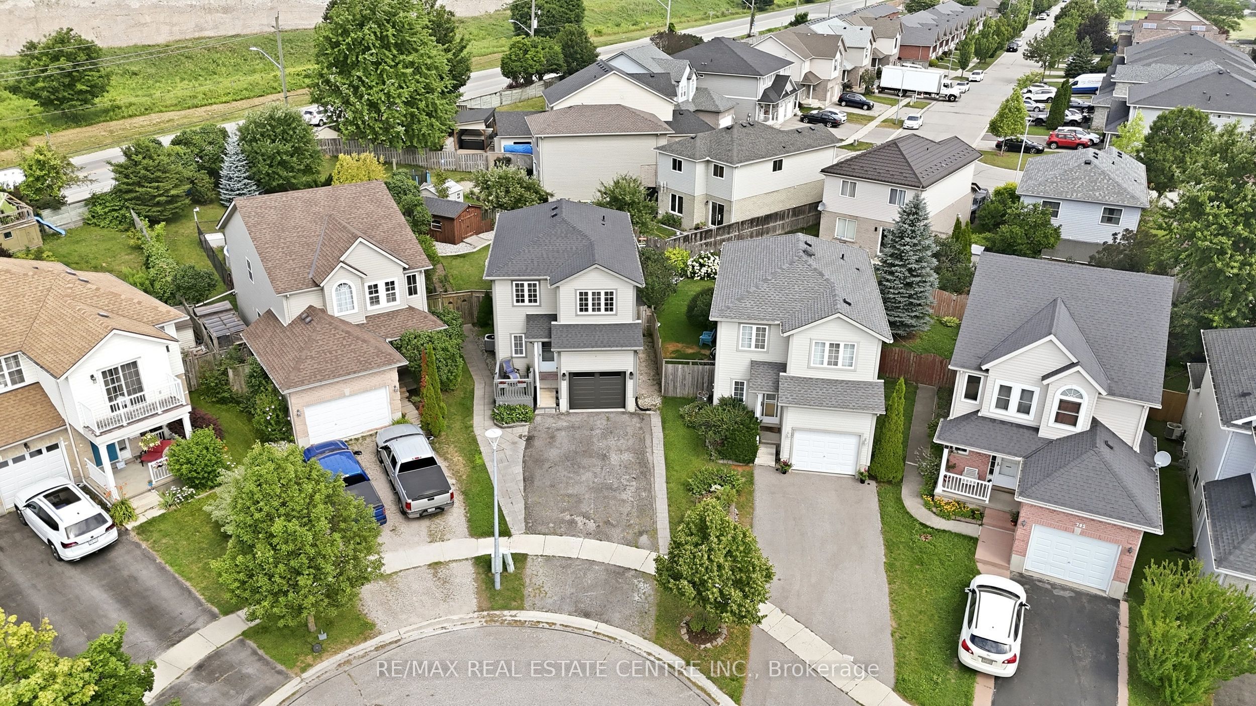 801 Hunters Gate Crescent, Woodstock, ON N4V 1G3 photo 2