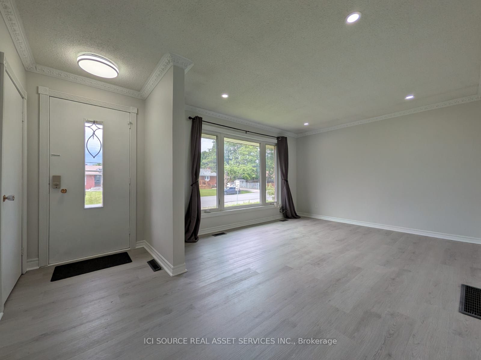 21 Parkdale Drive A - Upper, Belleville, ON K8P 2P3 photo 4