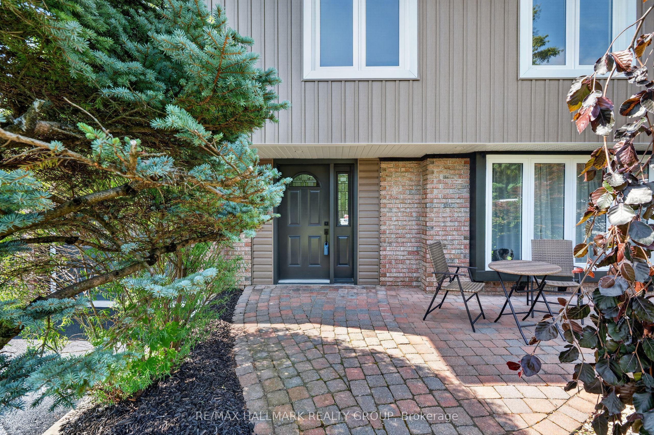 4 Claret Court, Hunt Club - Windsor Park Village and Area, ON K1V 9C4 photo 3