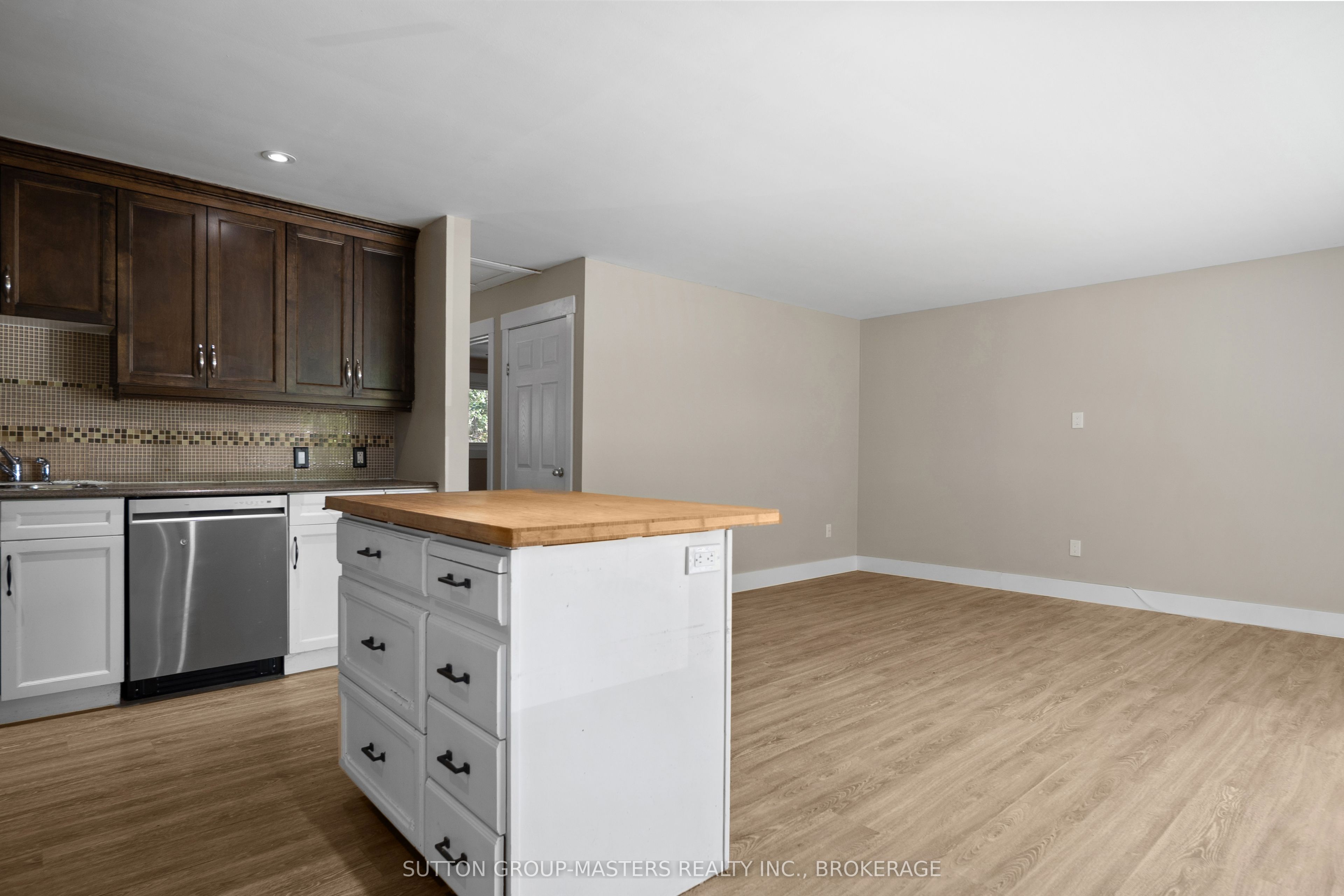 46 Morden Crescent, Loyalist, ON K7N 1K2 photo 5