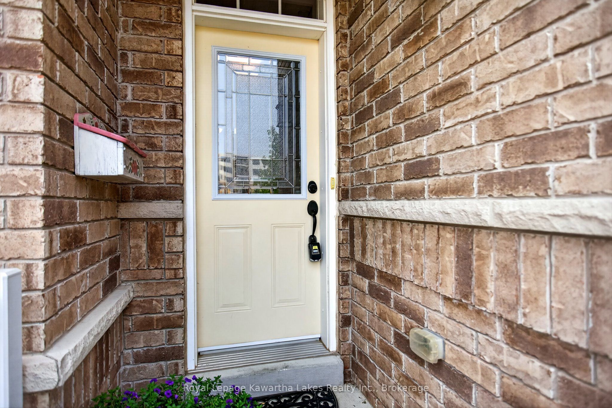 42 Deacon Crescent, Kawartha Lakes, ON K9V 5Y2 photo 4