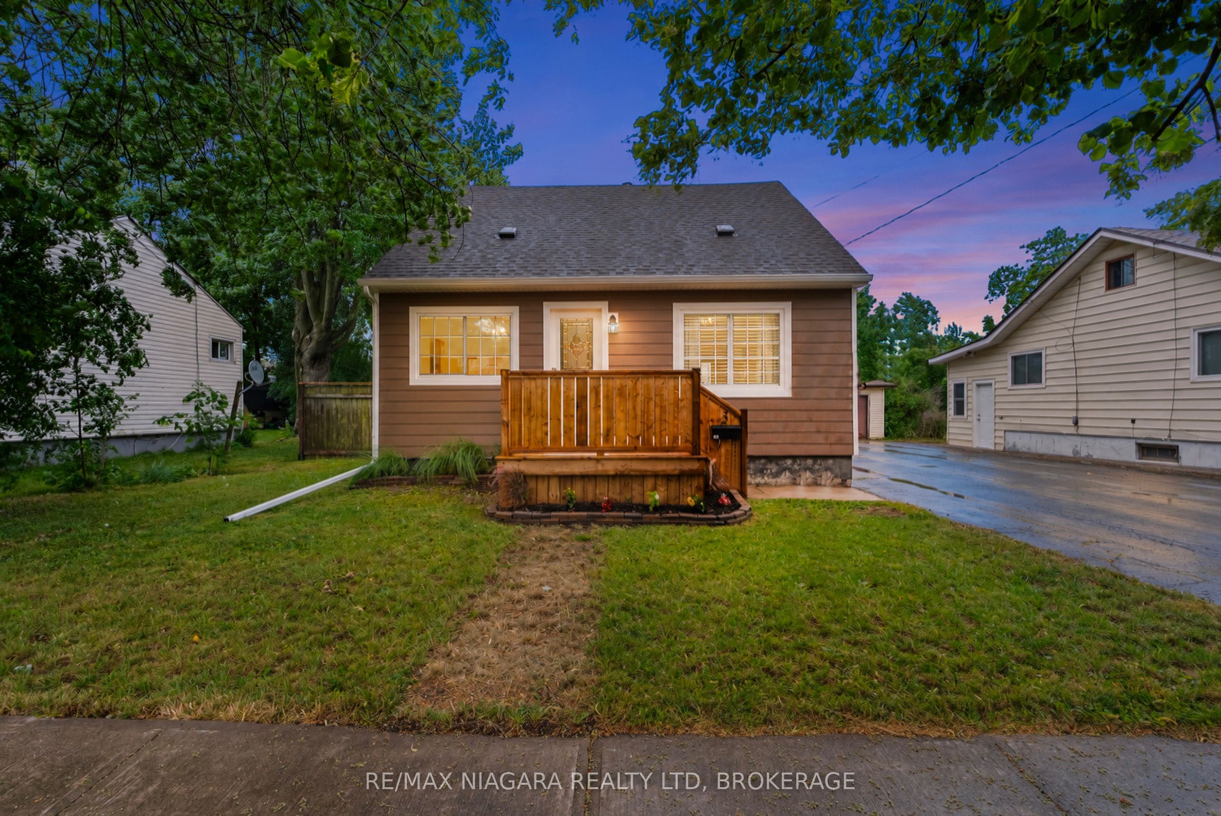 3 Osborne Street, Fort Erie, ON L2A 3X8 photo 4