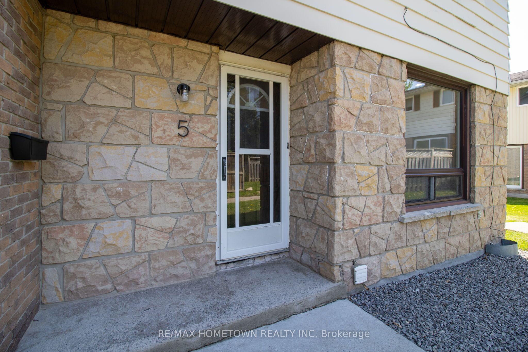 1293 Vista Drive 5, Brockville, ON K6V 6G2 photo 3