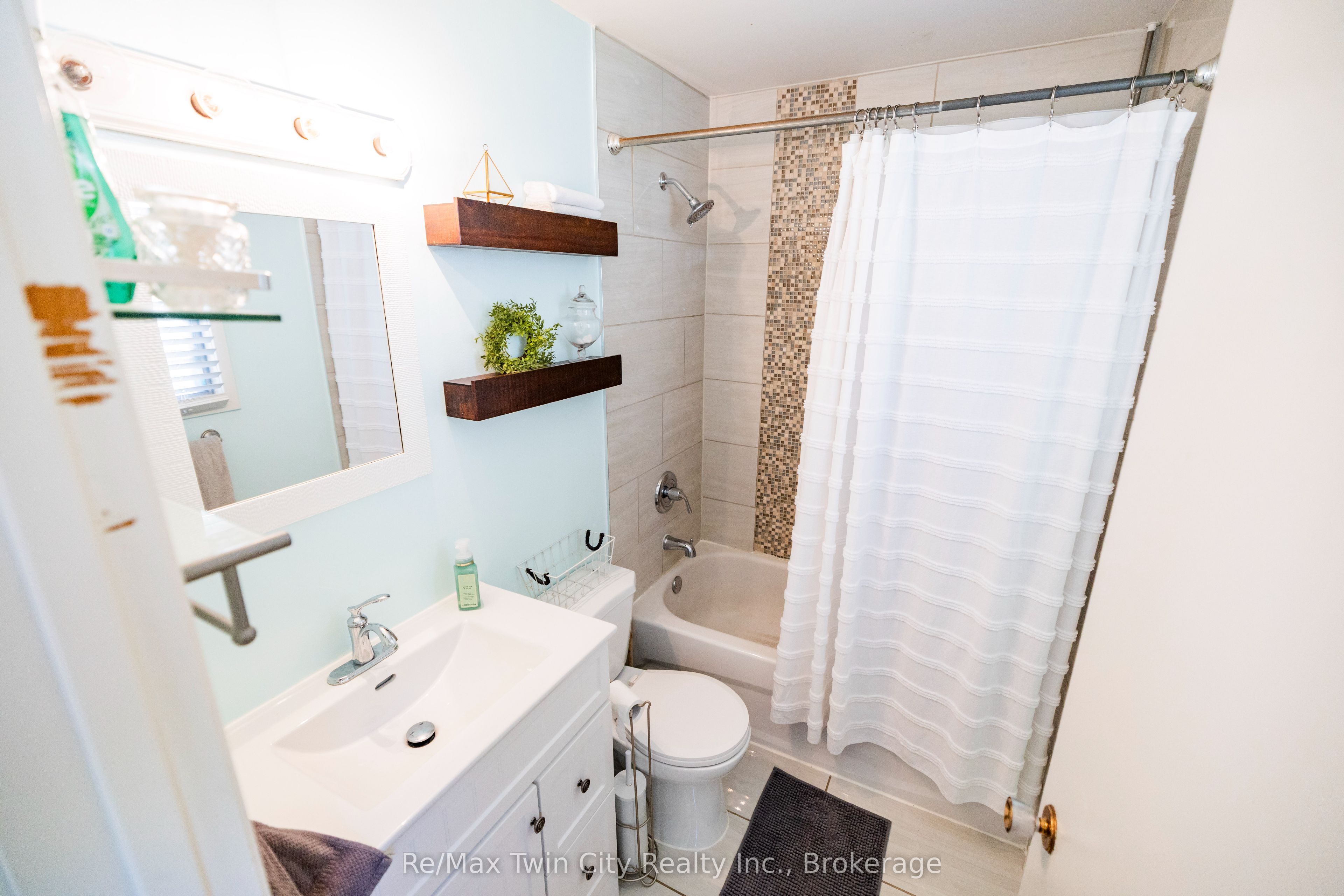 175 Albion Street, Brantford, ON N3T 3N1 photo 4