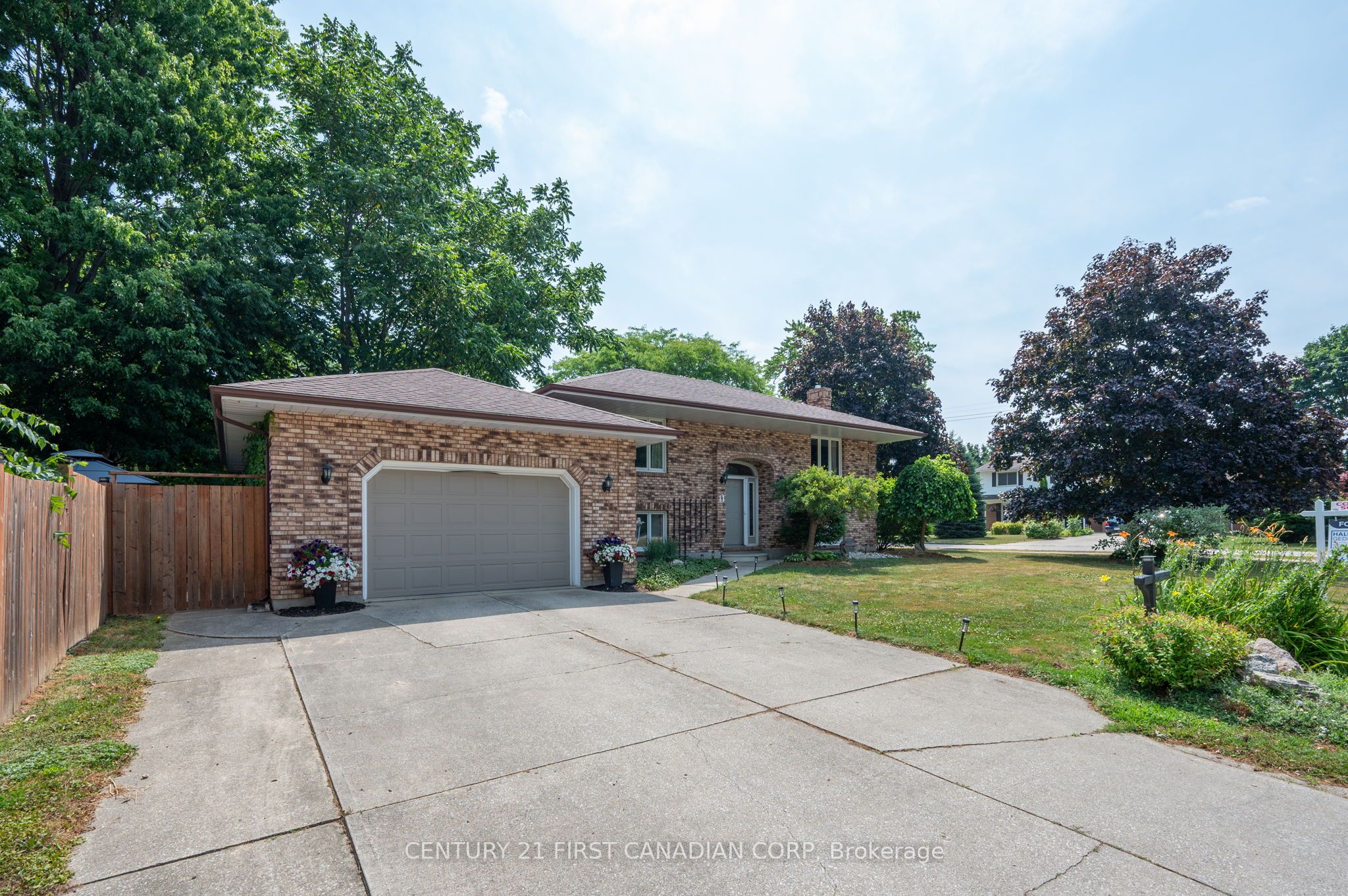 11 Water Street, Lambton Shores, ON N0N 1J0 photo 2