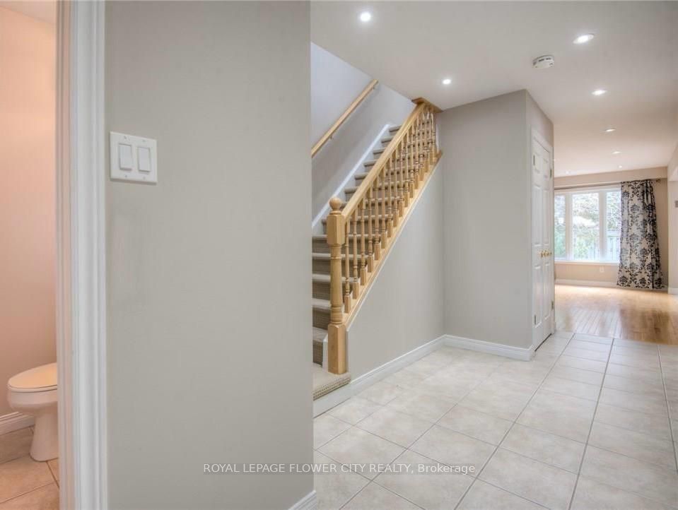 308 Pineland Place, Waterloo, ON N2T 2S7