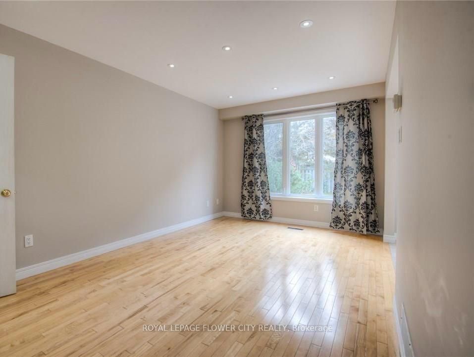 308 Pineland Place, Waterloo, ON N2T 2S7 photo 3