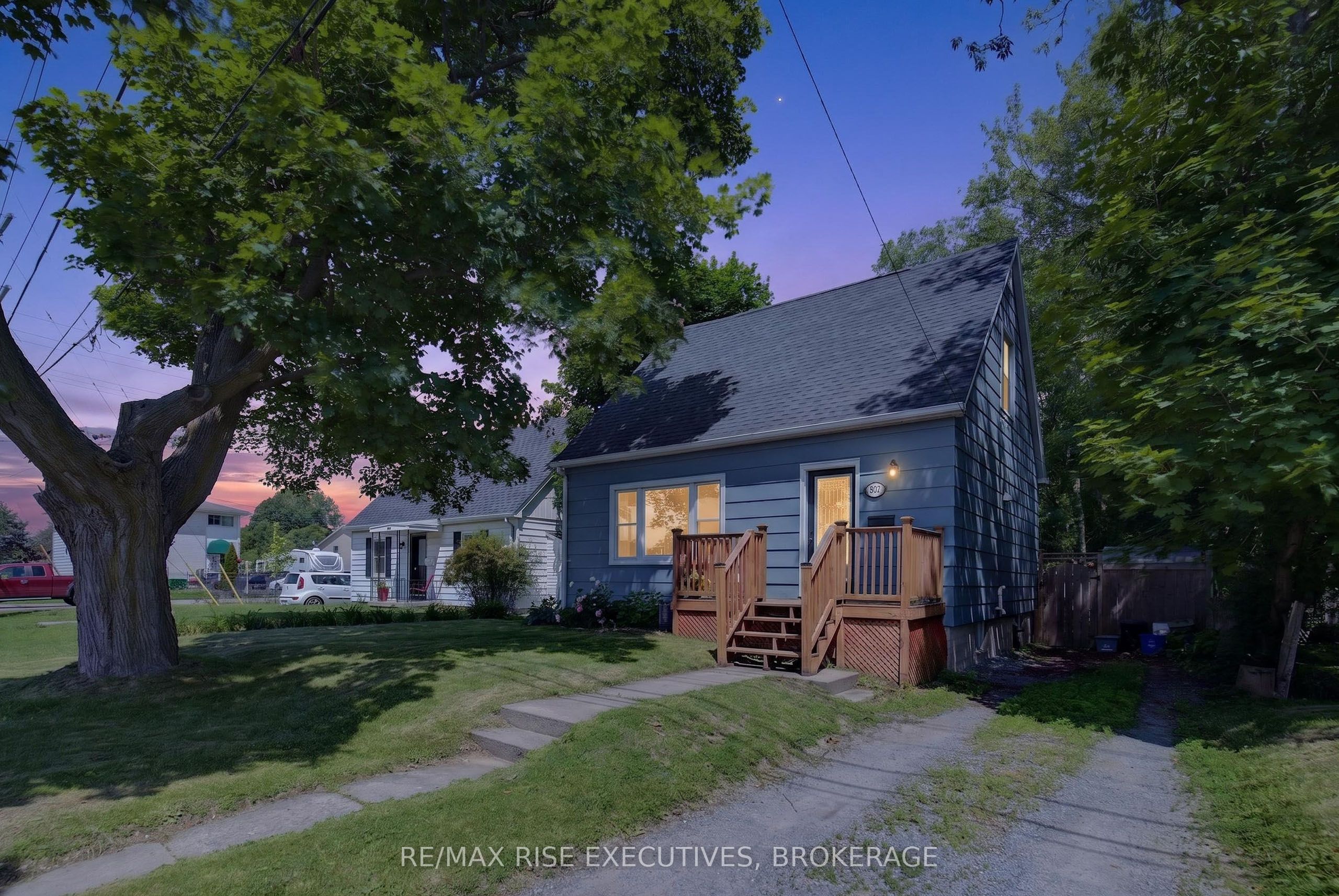 807 Brock Street, Kingston, ON K7L 1W6 photo 4