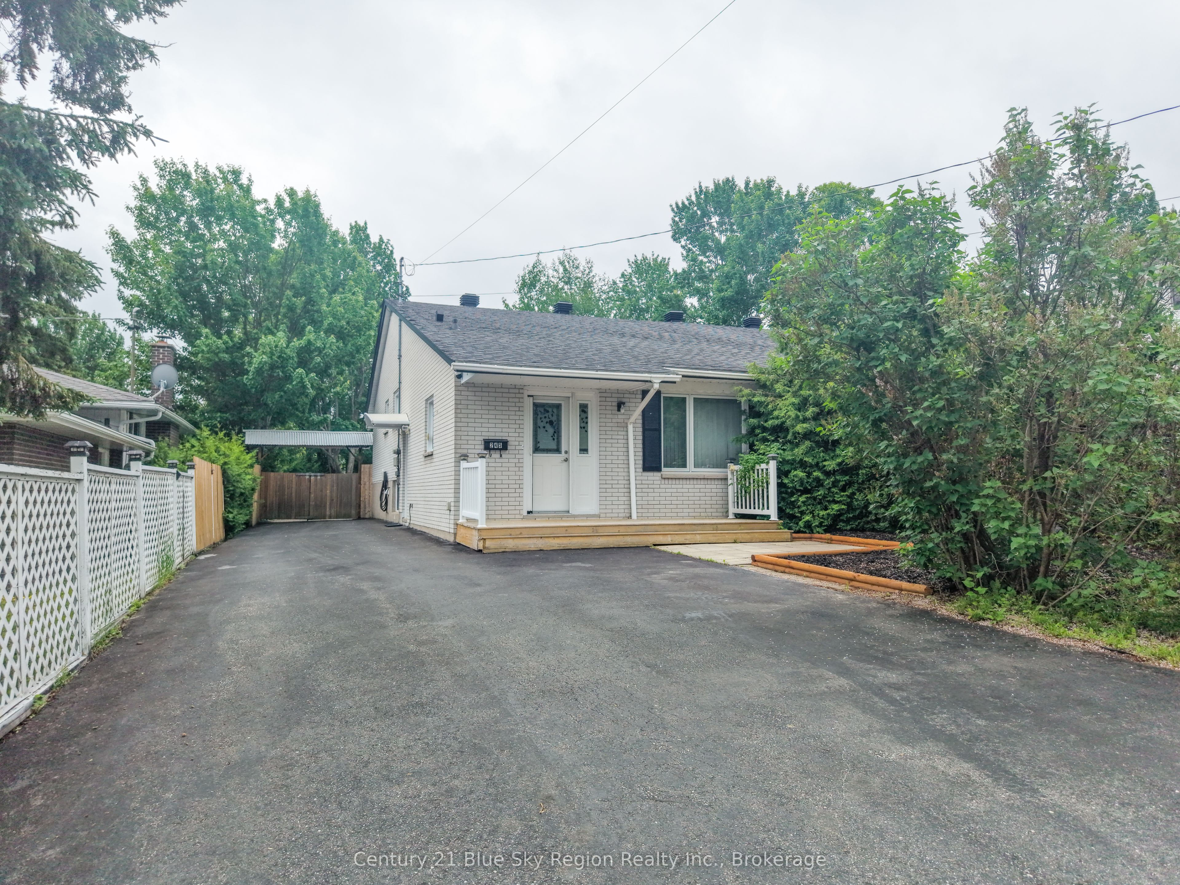 245 Michener Drive, North Bay, ON P1A 3J2 photo 2
