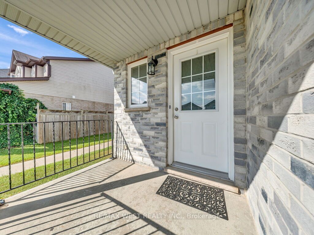 1369 Old Zeller Drive, Kitchener, ON N2A 0C6 photo 4