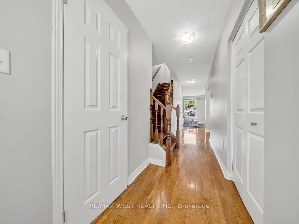 1369 Old Zeller Drive, Kitchener, ON N2A 0C6 photo 5