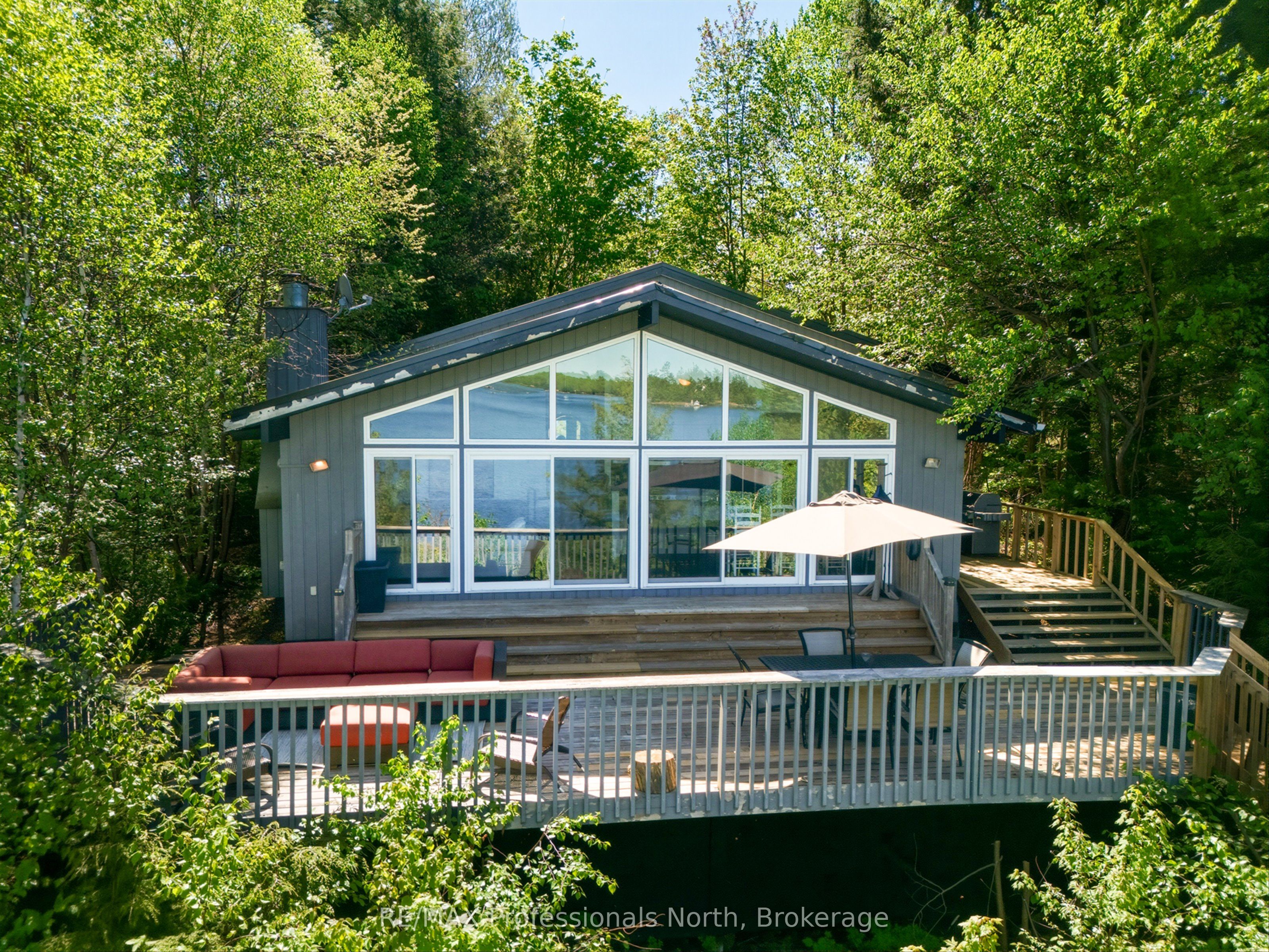 20 Macbeth Island, Bracebridge, ON P1L 1X3
