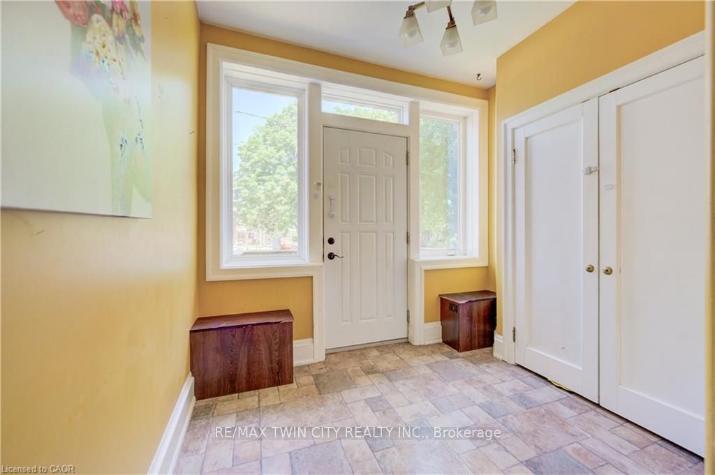 59 WEST Avenue, Kitchener, ON N2M 1X4 photo 3