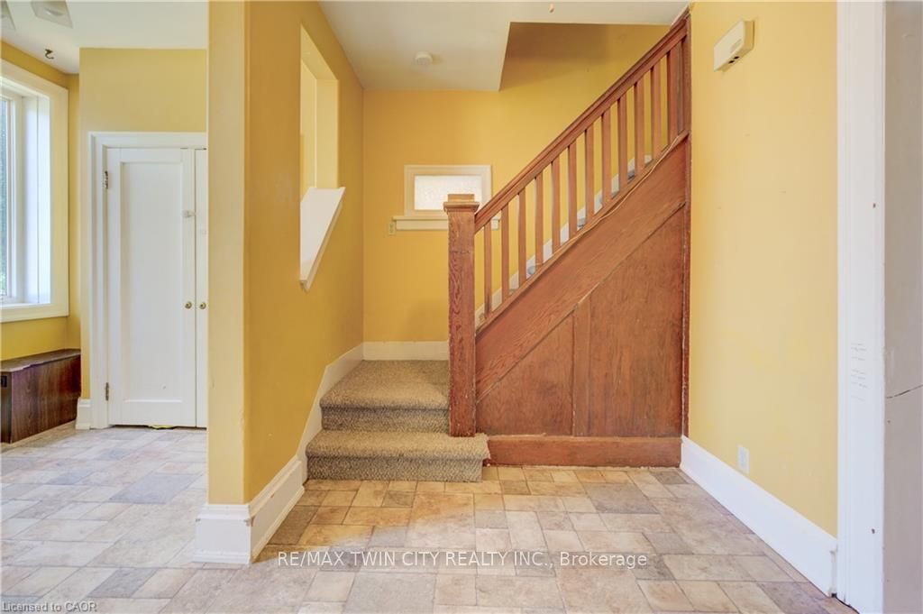 59 WEST Avenue, Kitchener, ON N2M 1X4 photo 4