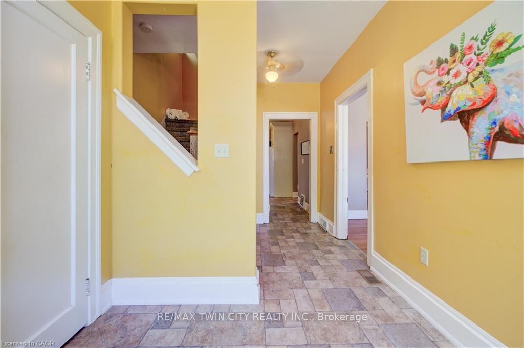 59 WEST Avenue, Kitchener, ON N2M 1X4 photo 5