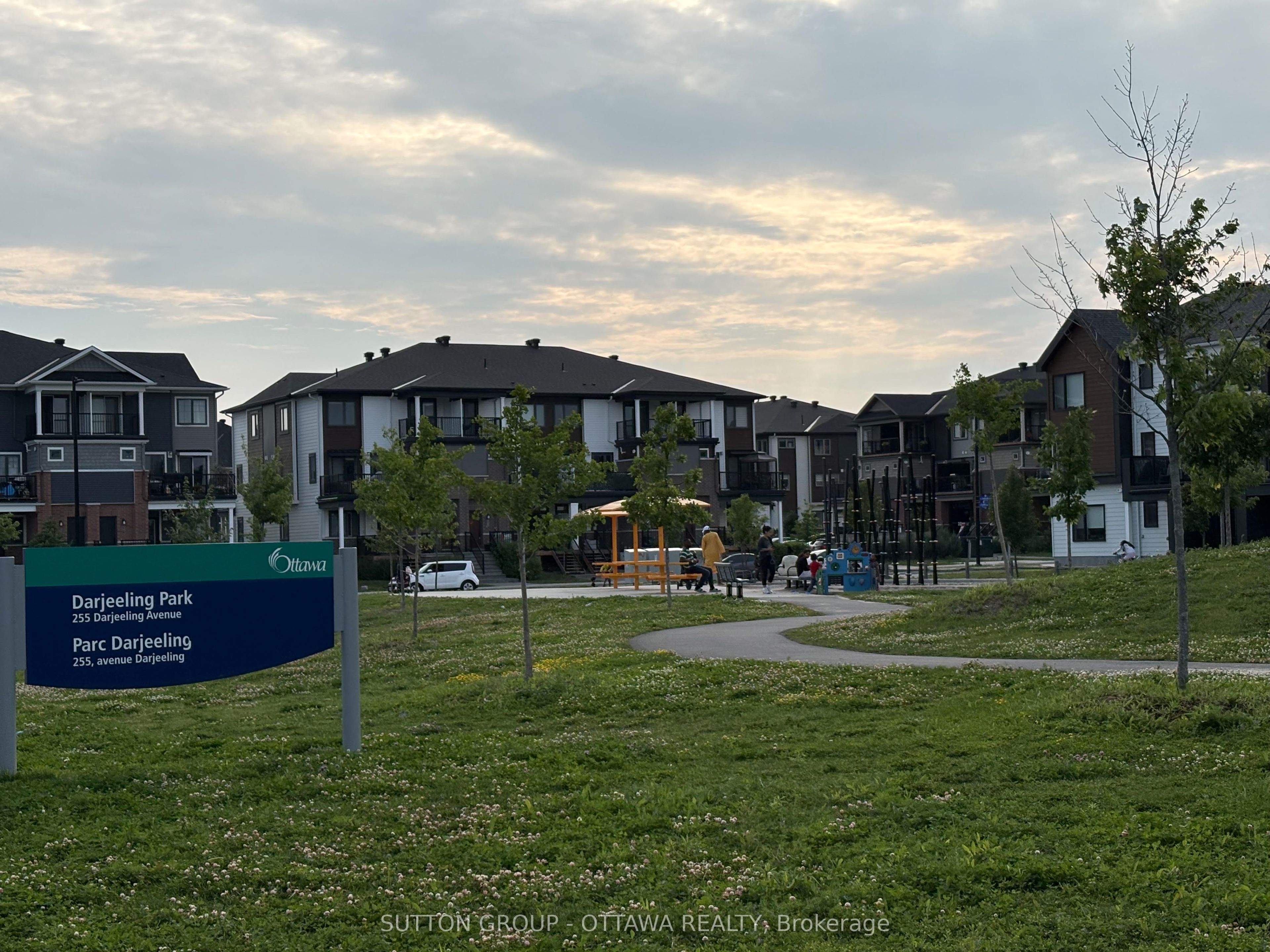 274 Darjeeling Avenue, Barrhaven, ON K2J 6Z1 photo 3