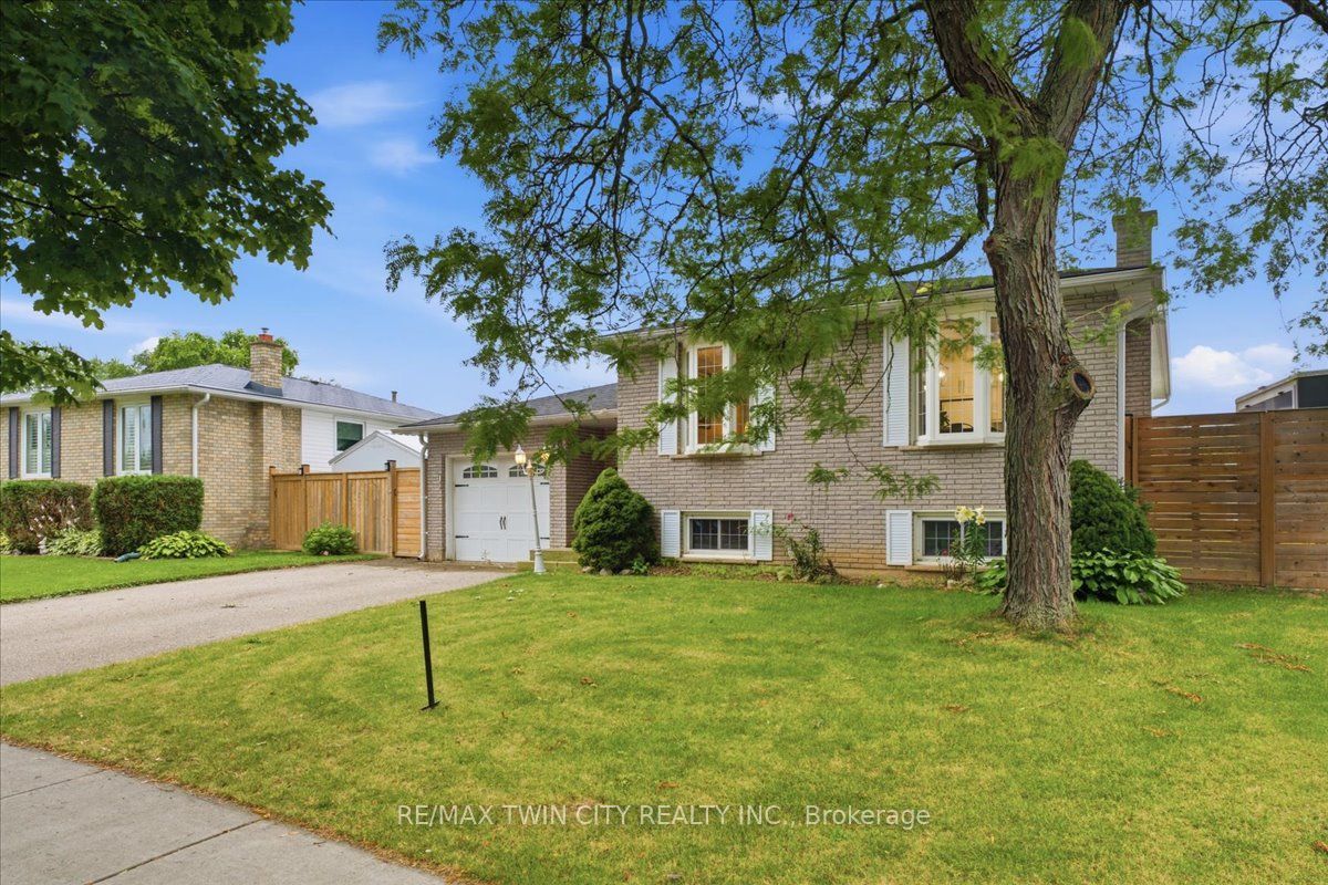 76 Enfield Crescent, Brantford, ON N3P 1B2 photo 3