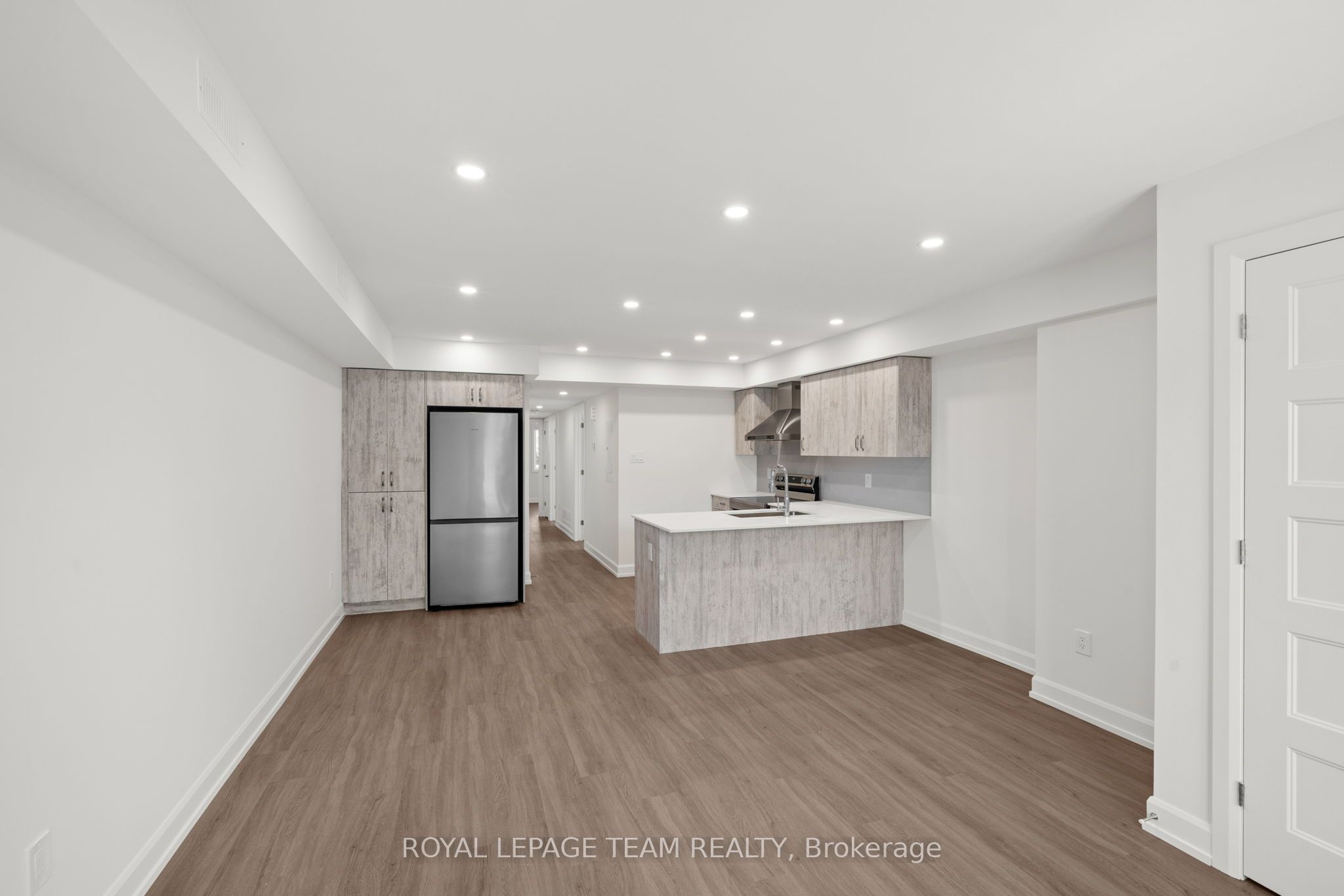 998 Hollington Street Main, Carlington - Central Park, ON K1Z 6K6 photo 5