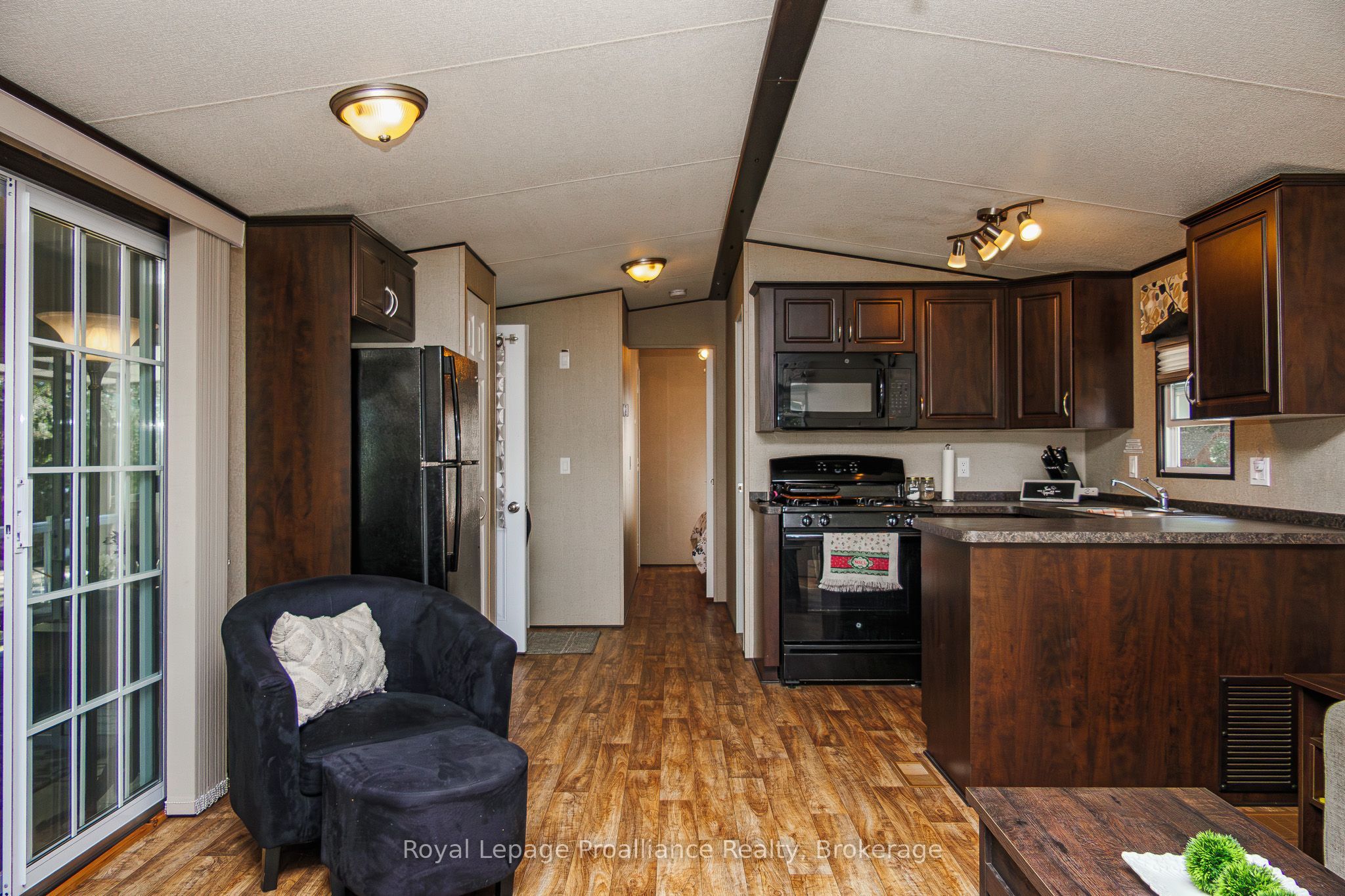 486 Cty Rd 18 - 5 Cove Bay Lane, Prince Edward County, ON K0K 1P0 photo 4