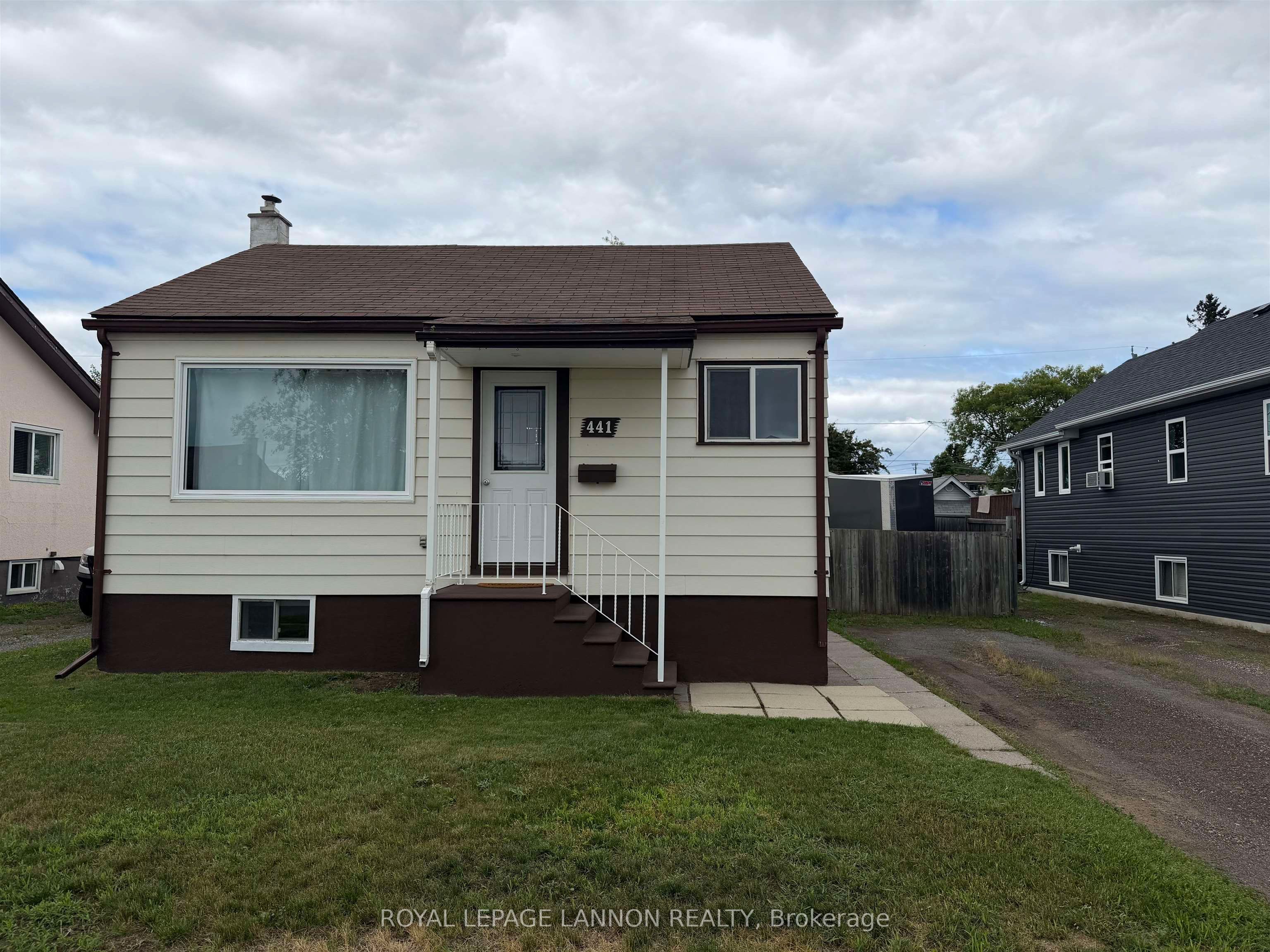 441 Christina Street E, Thunder Bay, ON P7E 4P3